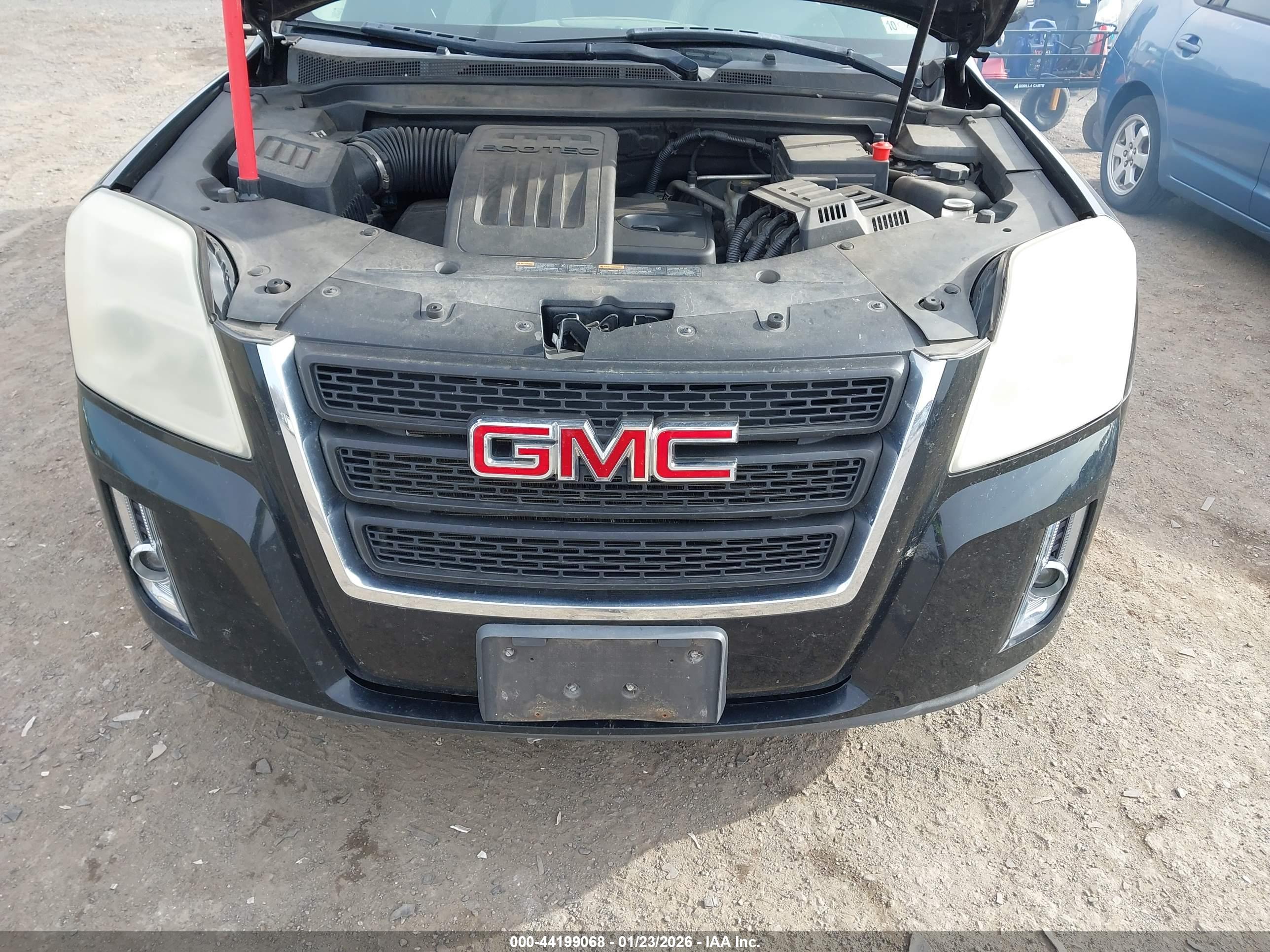 GMC TERRAIN image 6
