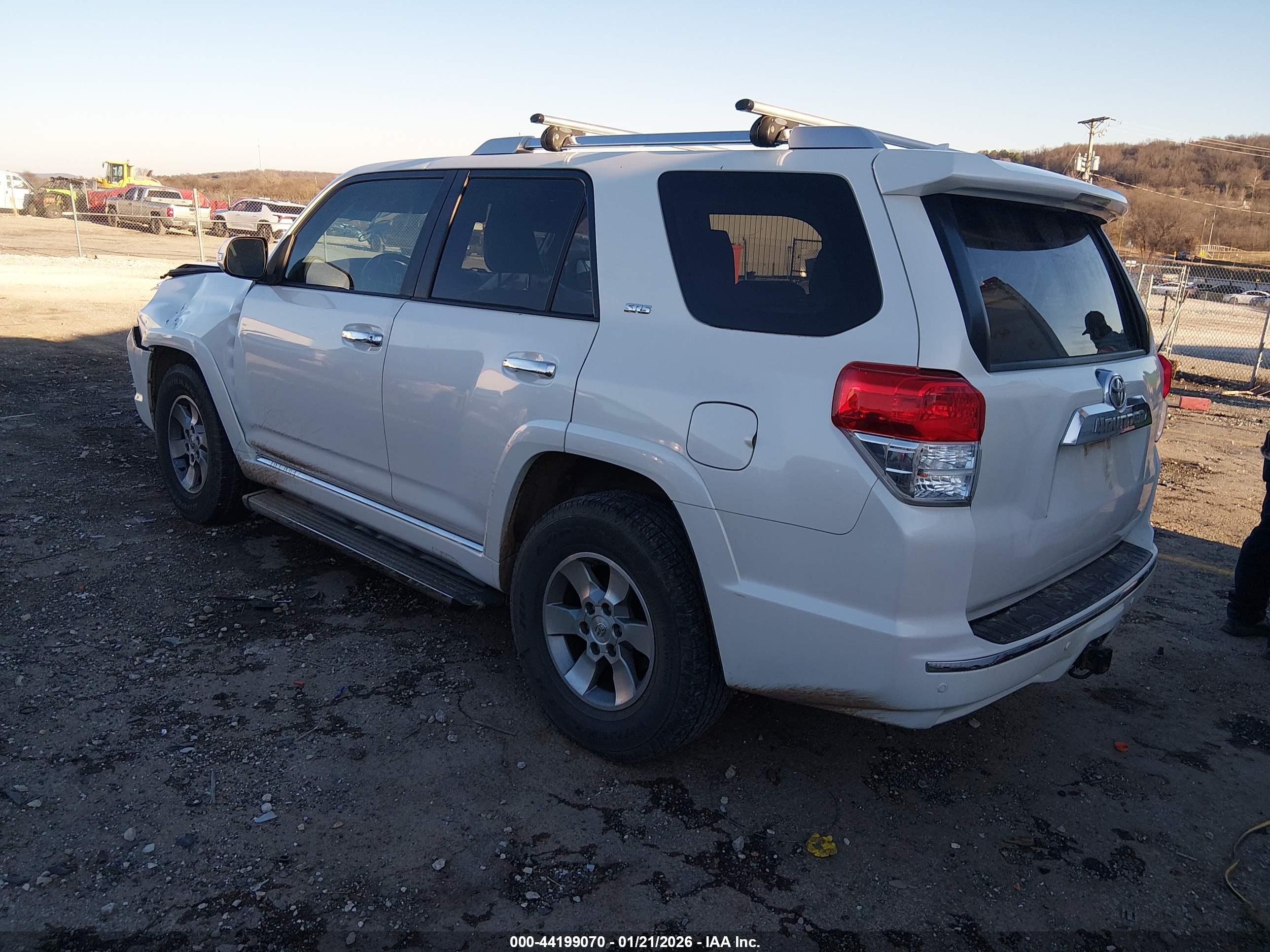 TOYOTA 4RUNNER image 3