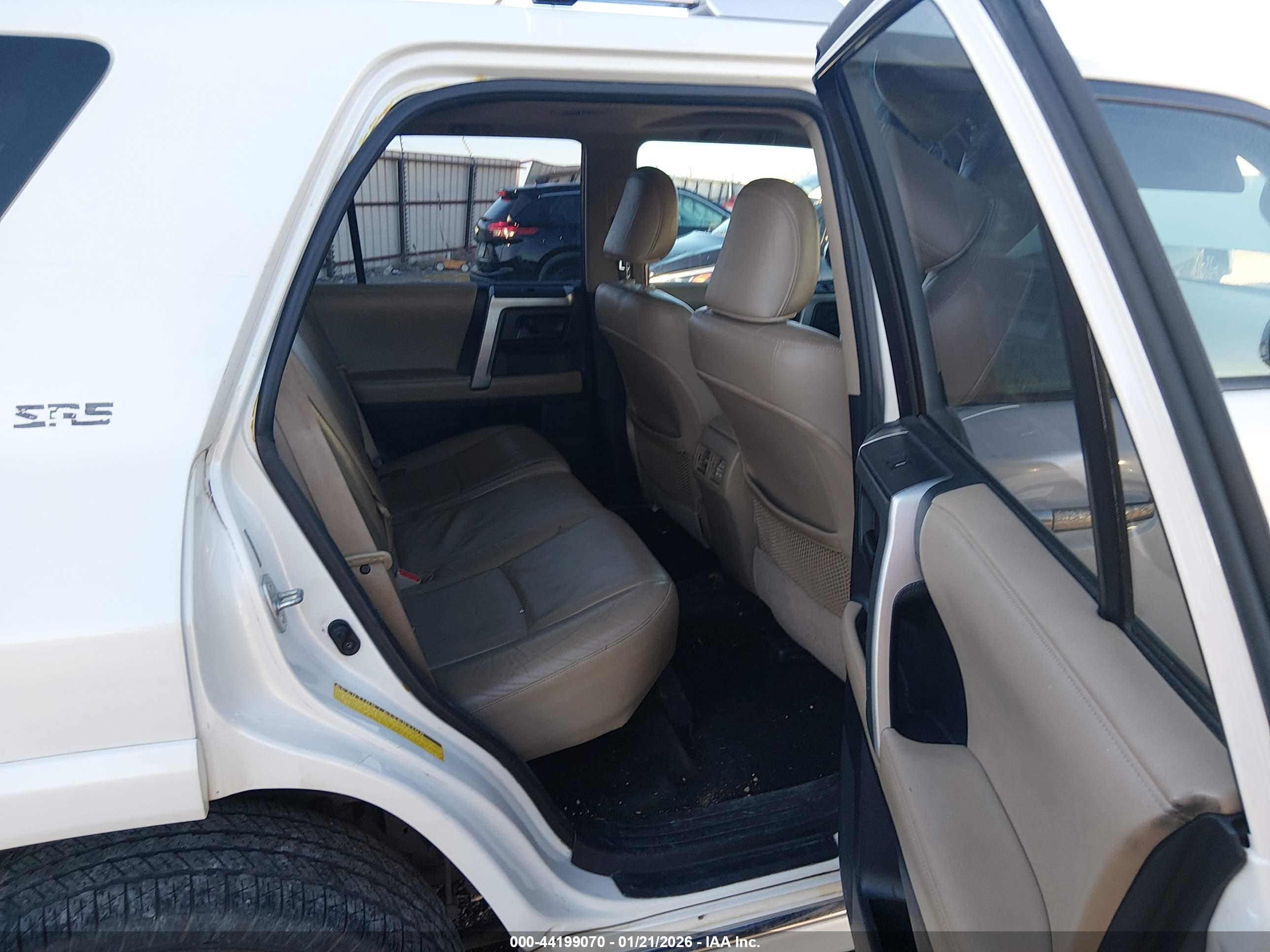 TOYOTA 4RUNNER image 8