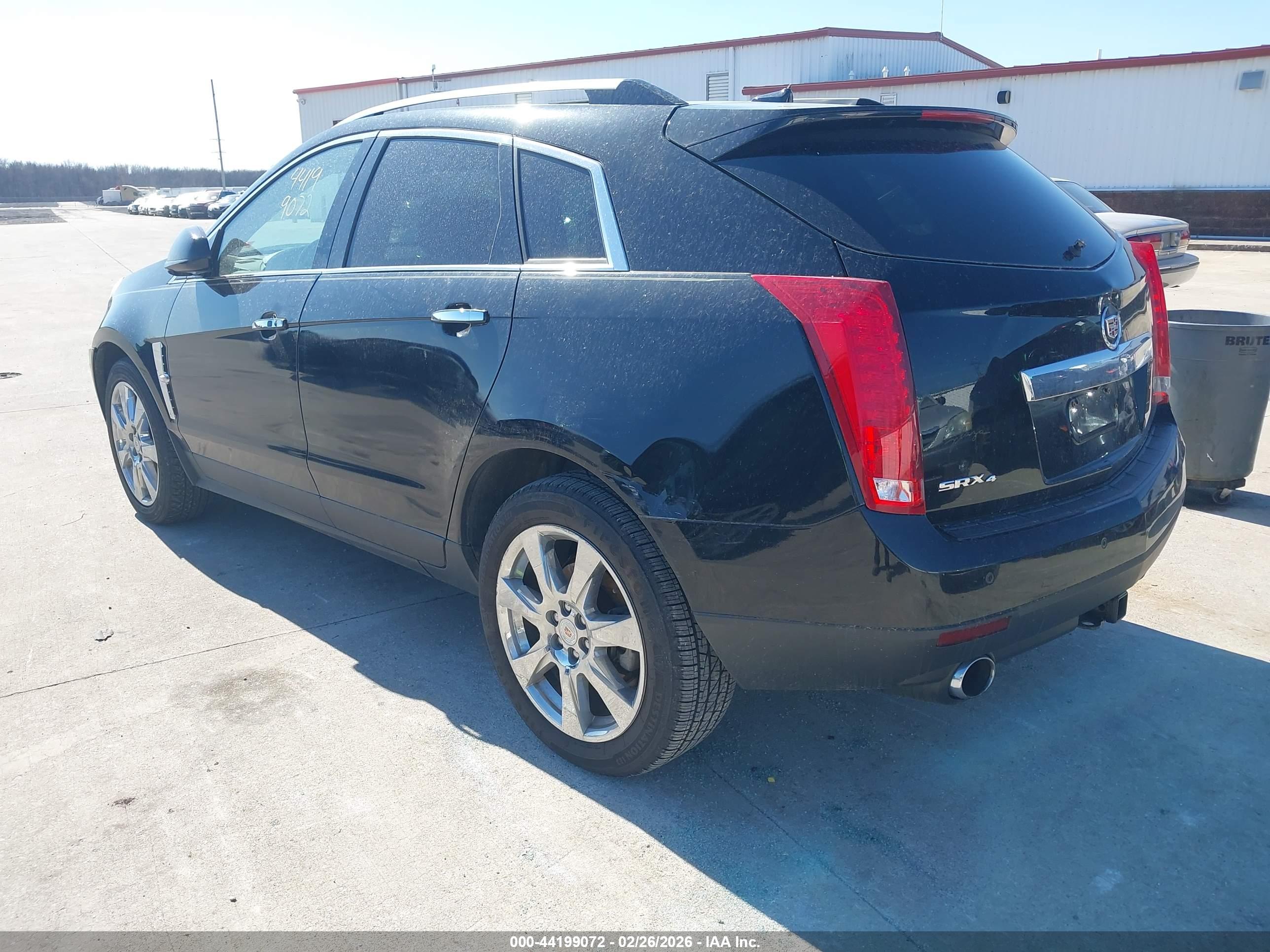 CADILLAC SRX image 3