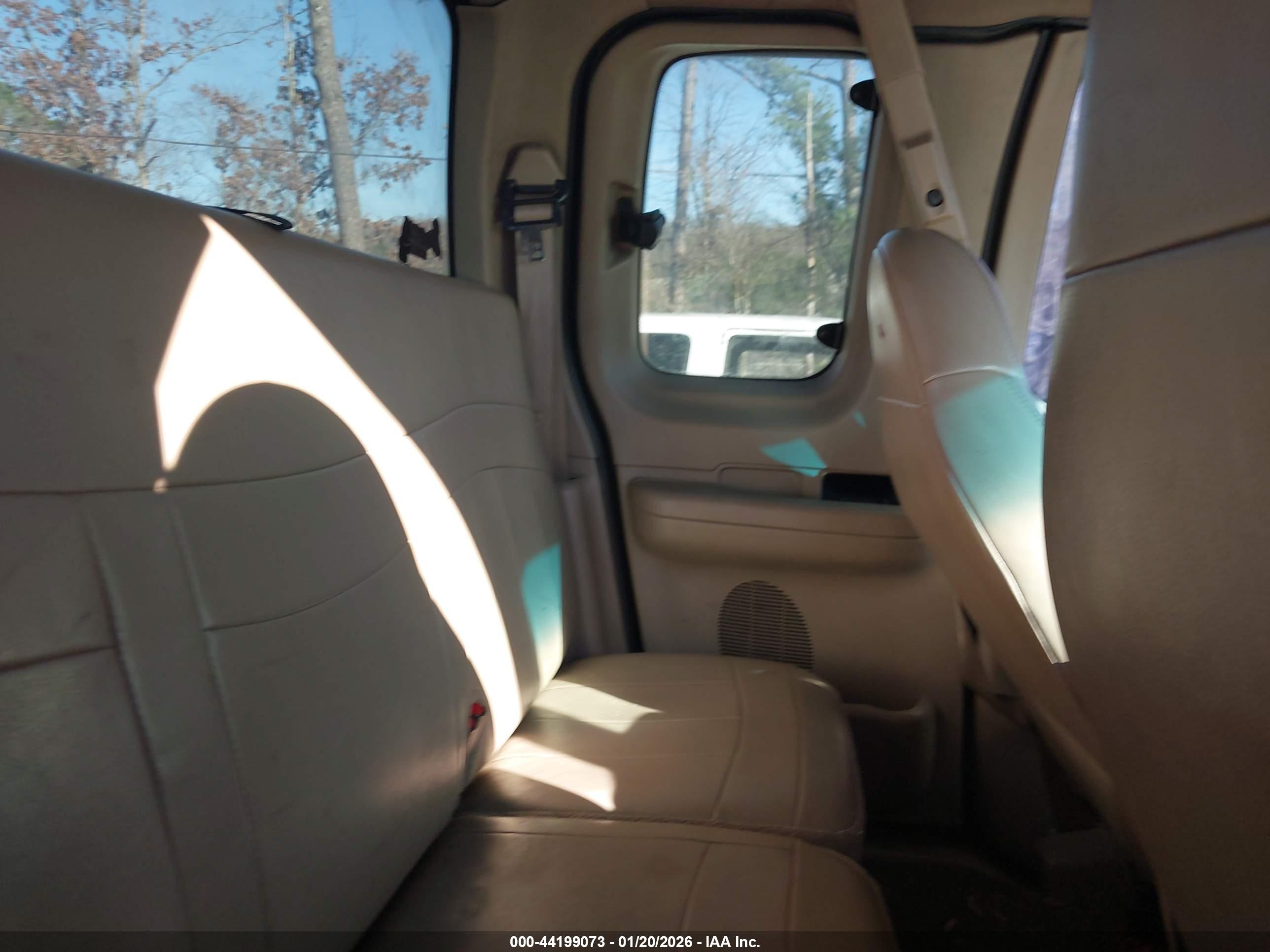 FORD F-150 image 8