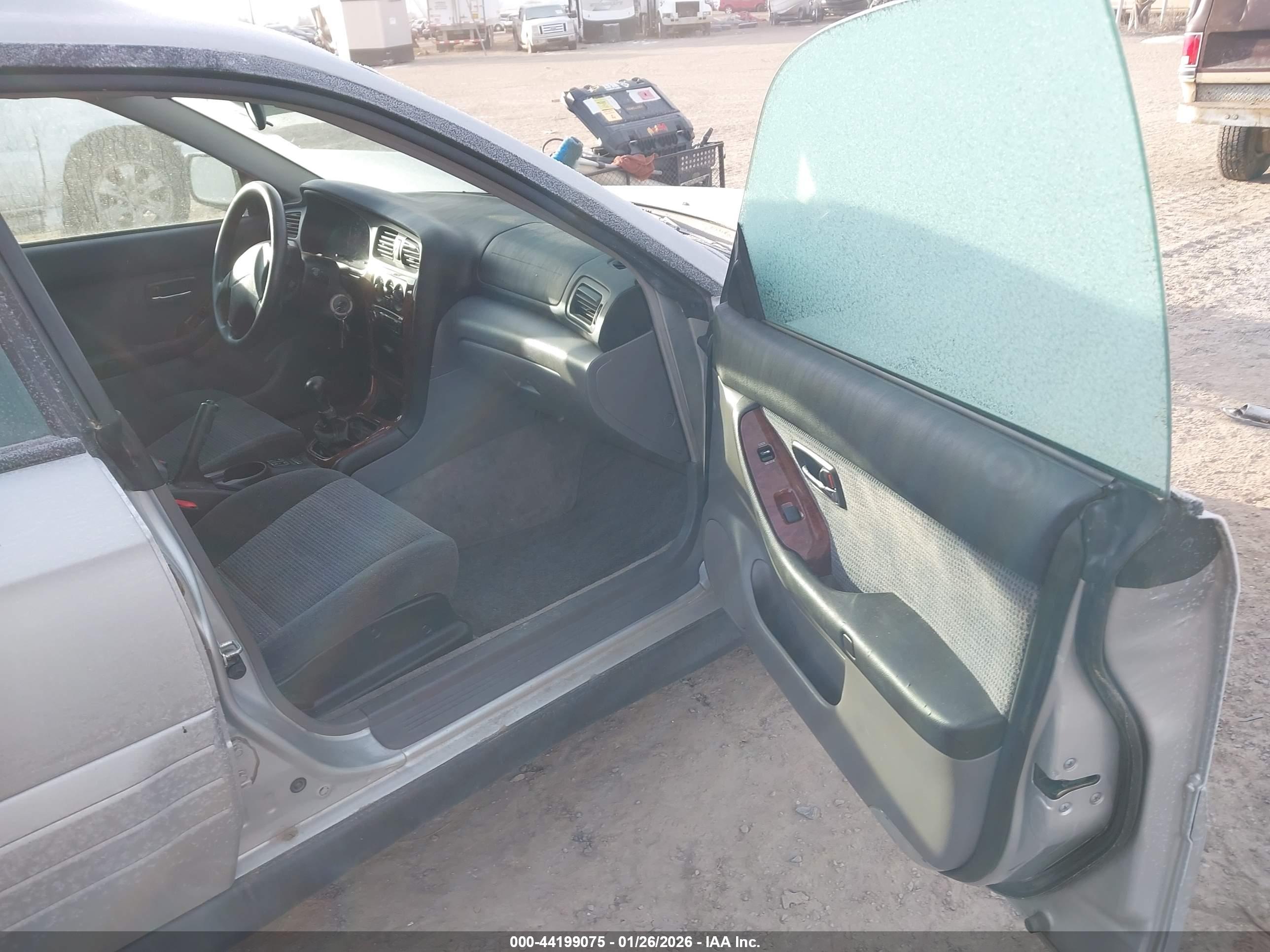 SUBARU OUTBACK image 5