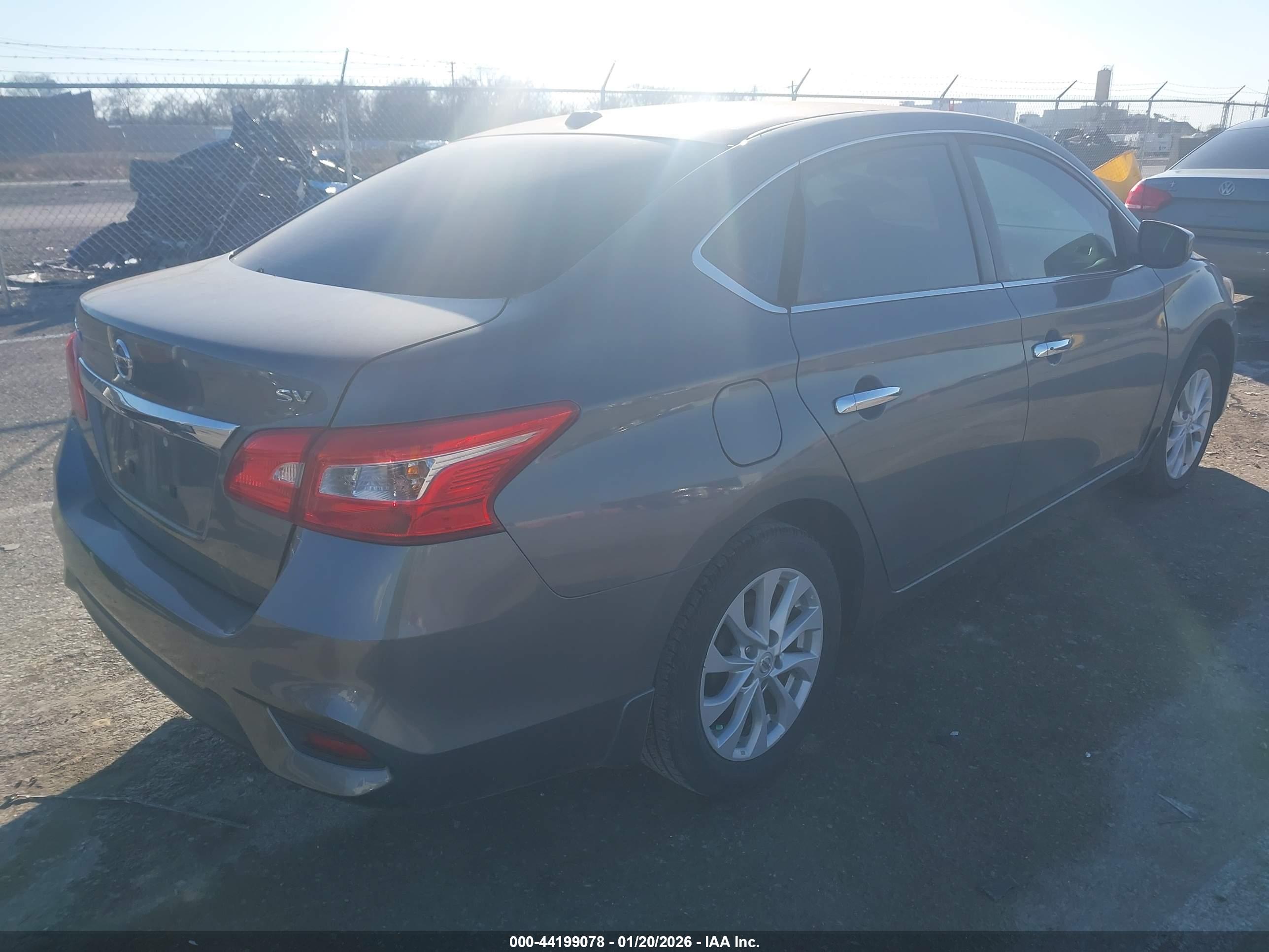 NISSAN SENTRA image 4