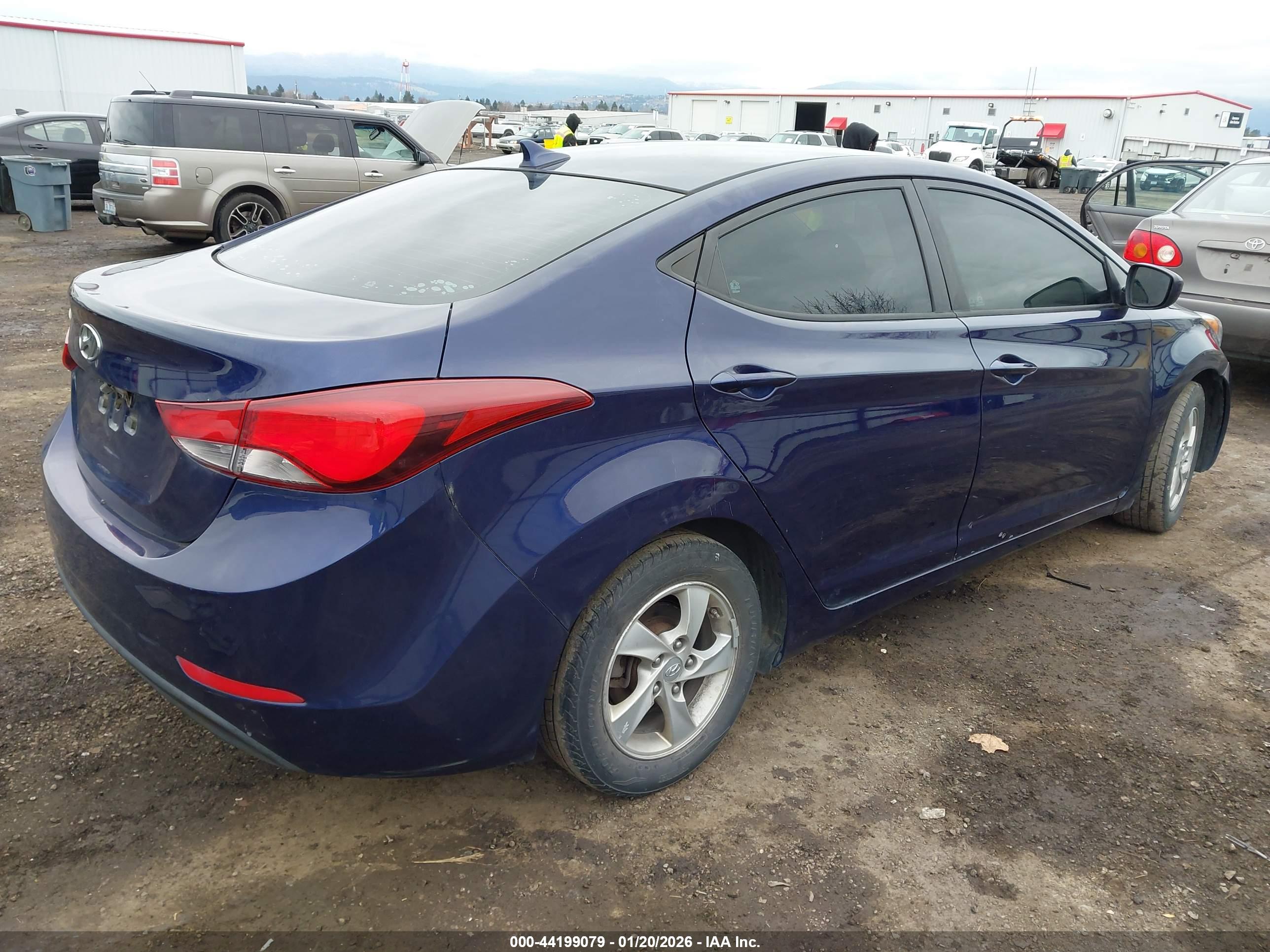HYUNDAI ELANTRA image 4