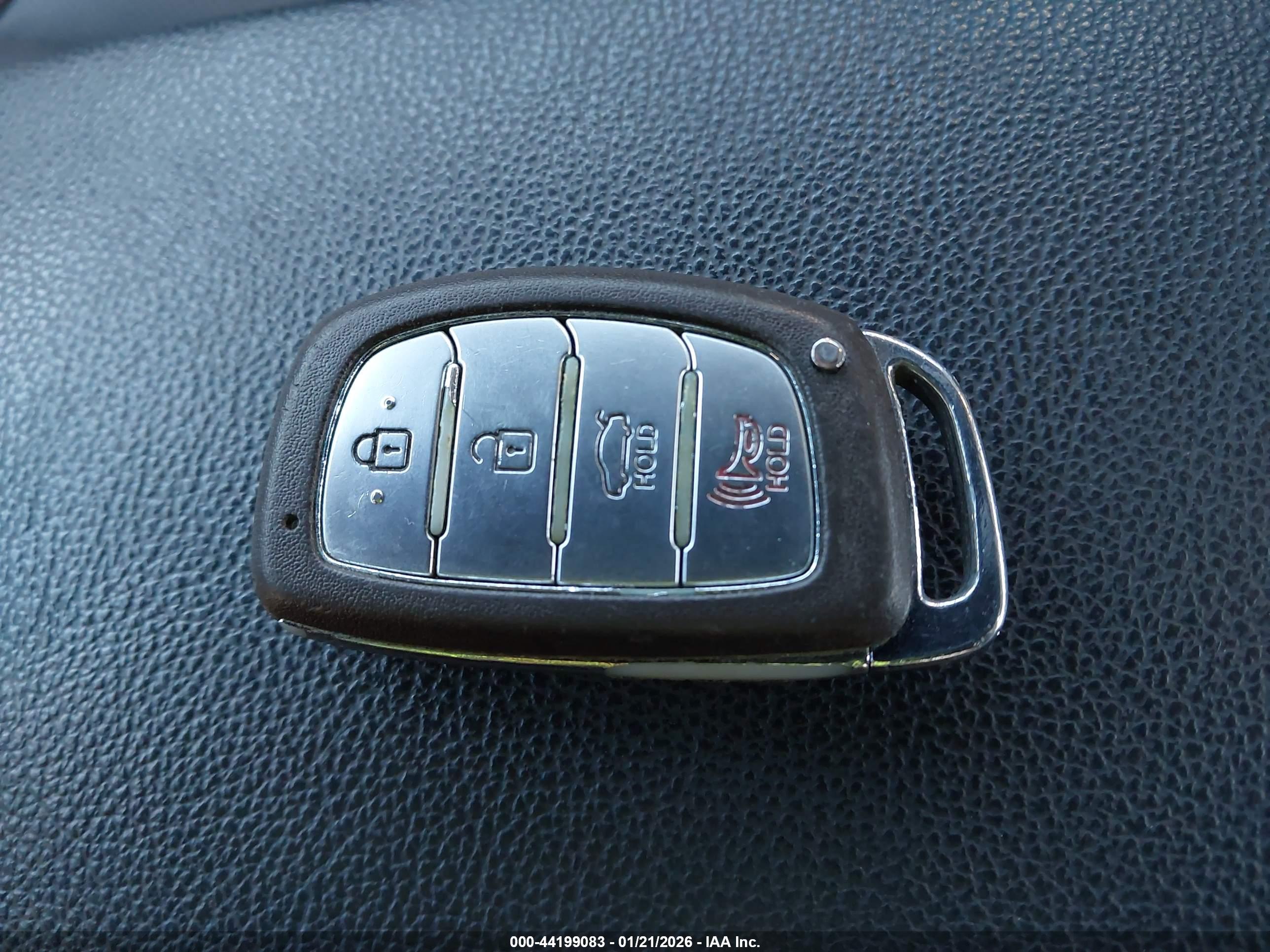 HYUNDAI ELANTRA image 11