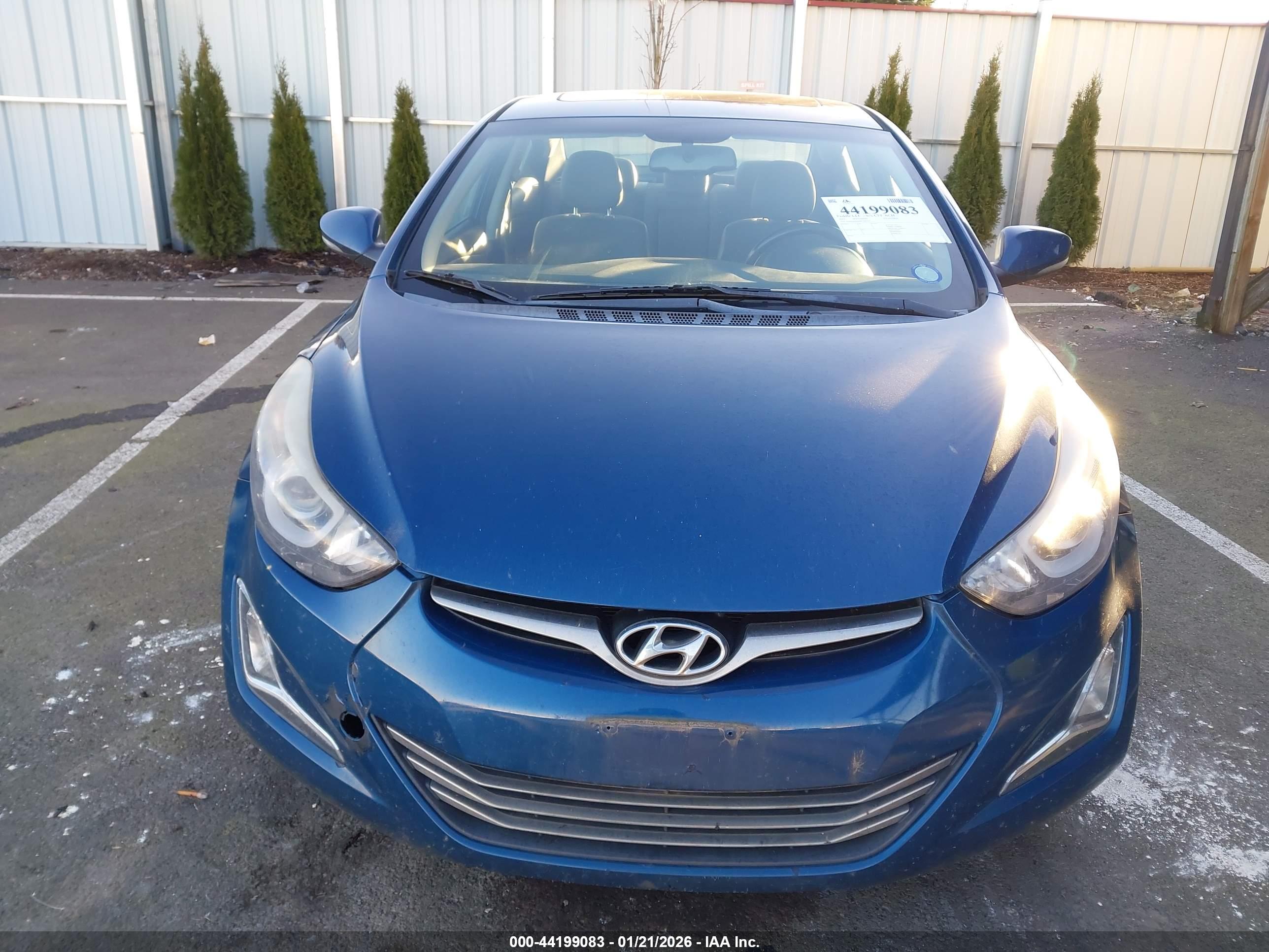 HYUNDAI ELANTRA image 6