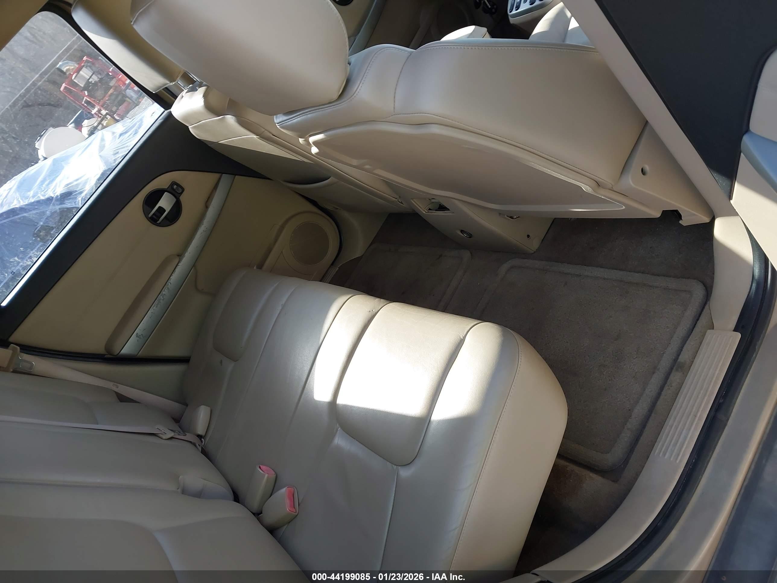 CHEVROLET EQUINOX image 8