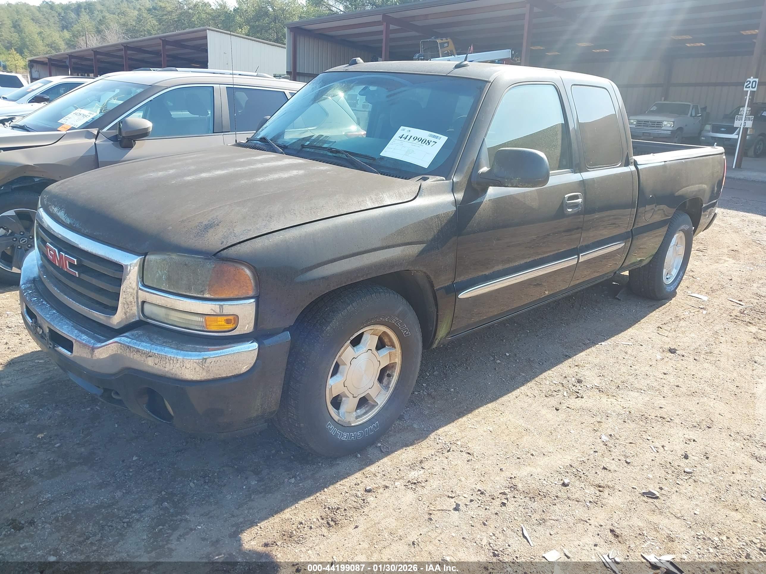 GMC SIERRA image 2