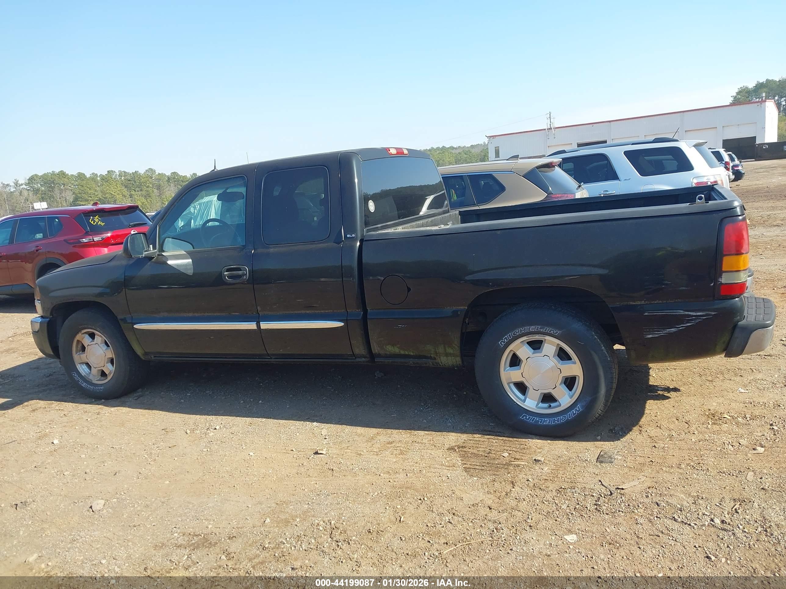 GMC SIERRA image 6