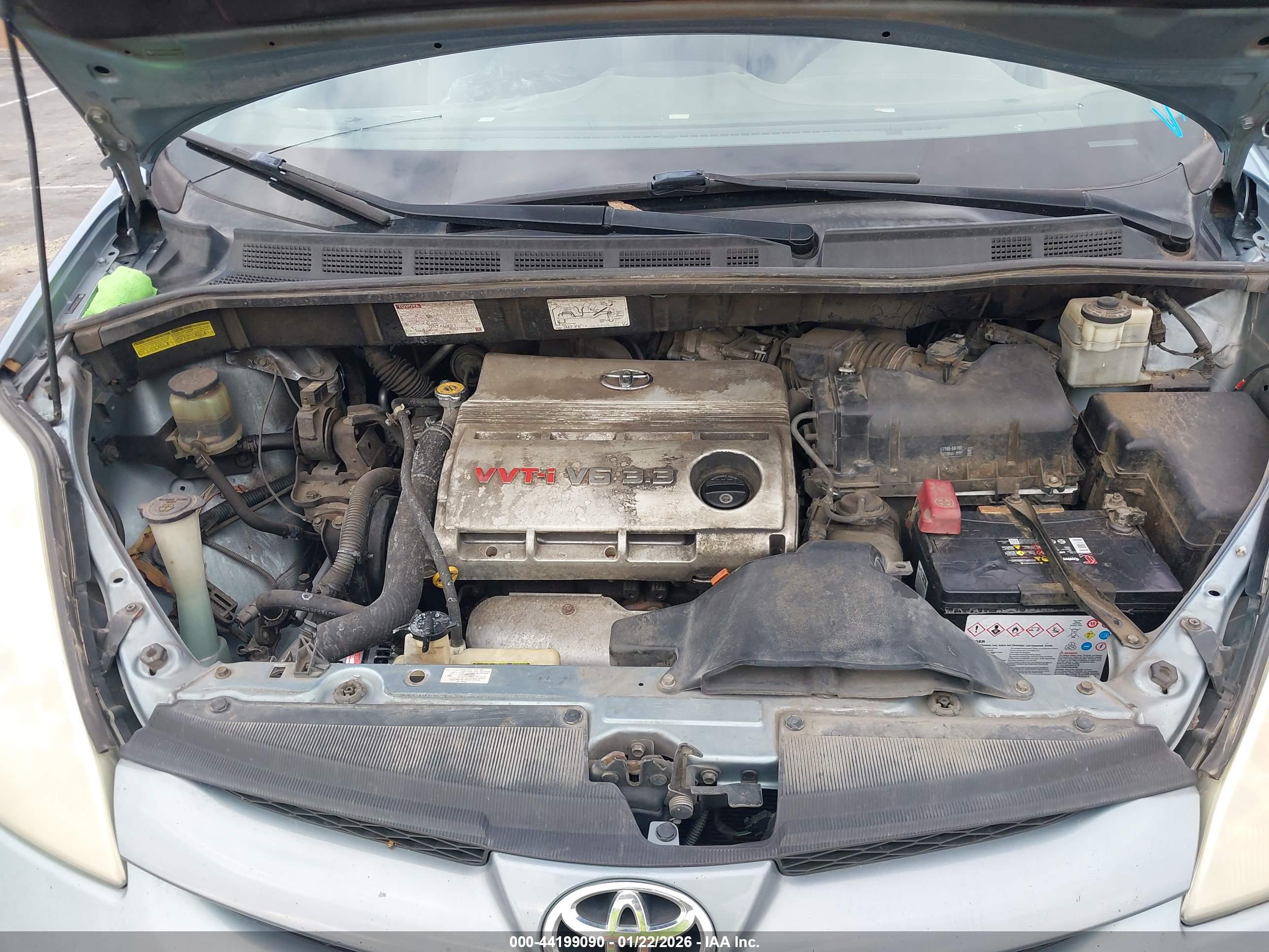 TOYOTA SIENNA image 10