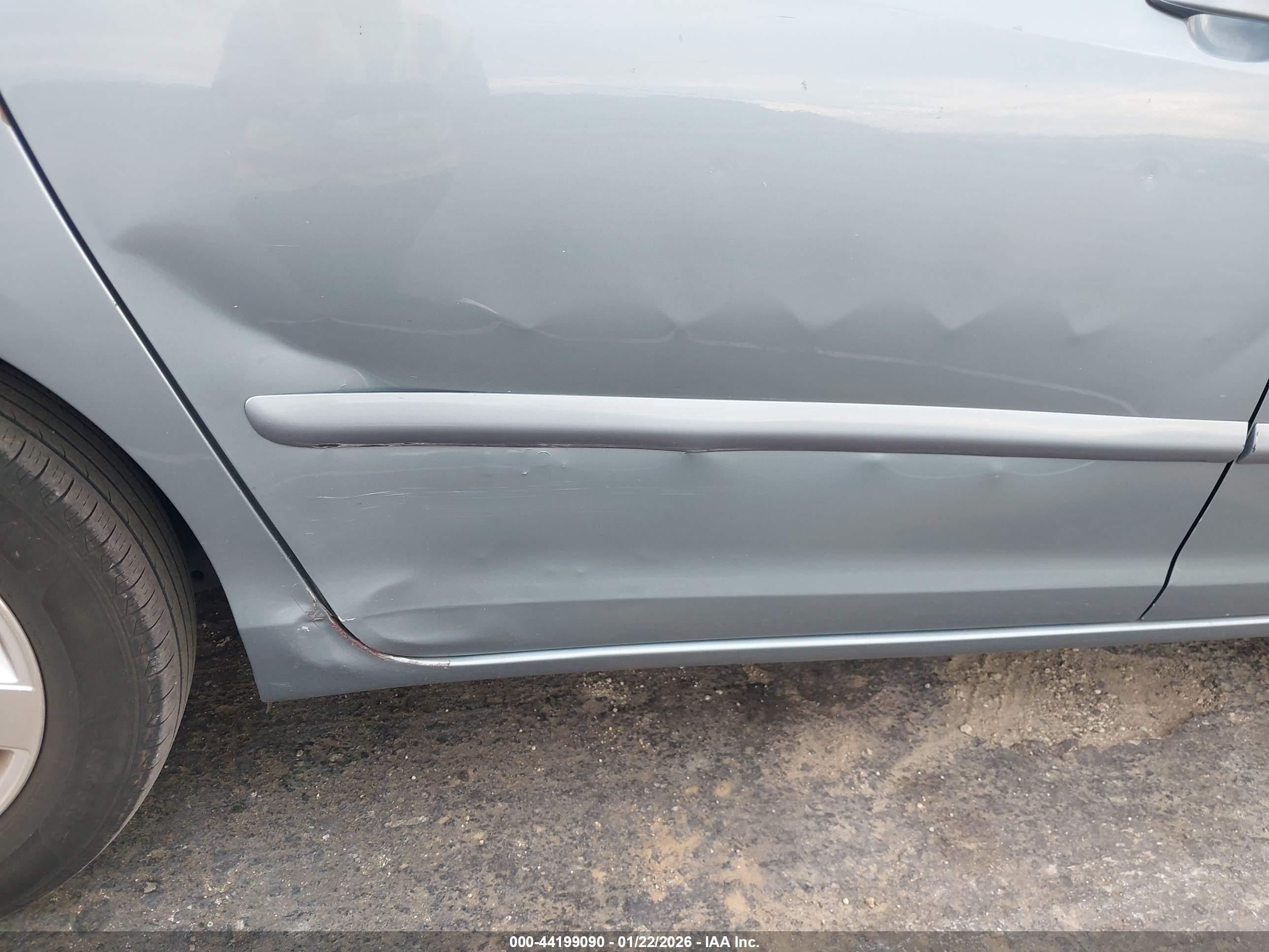 TOYOTA SIENNA image 6