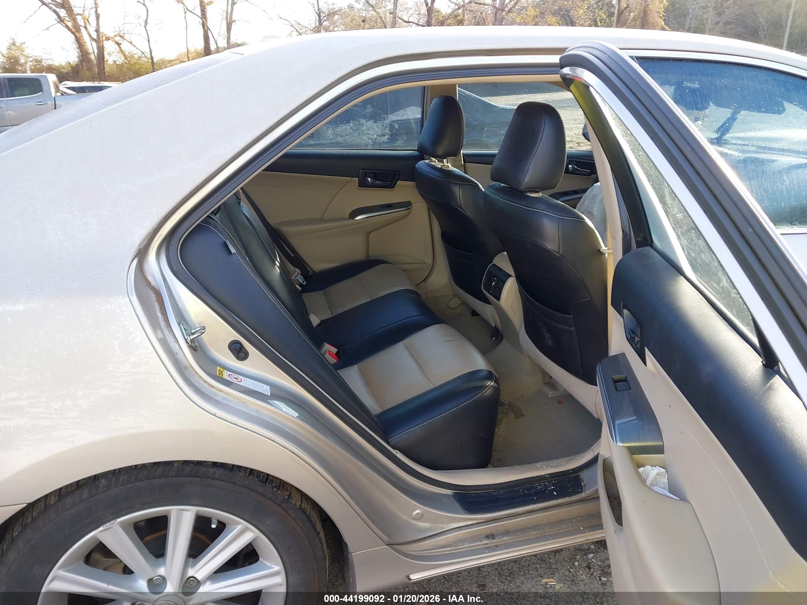 TOYOTA CAMRY image 8