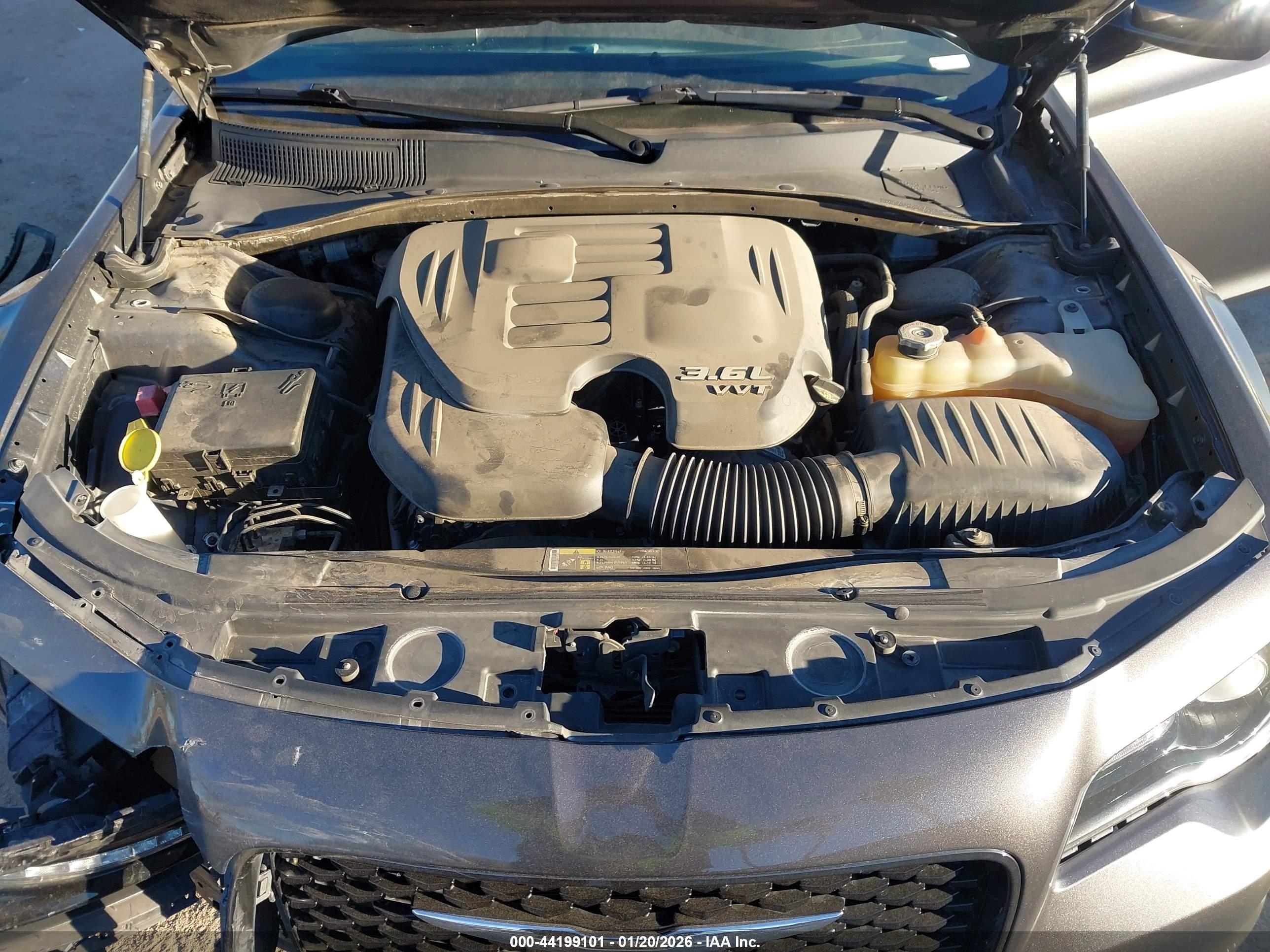 CHRYSLER 300 image 10