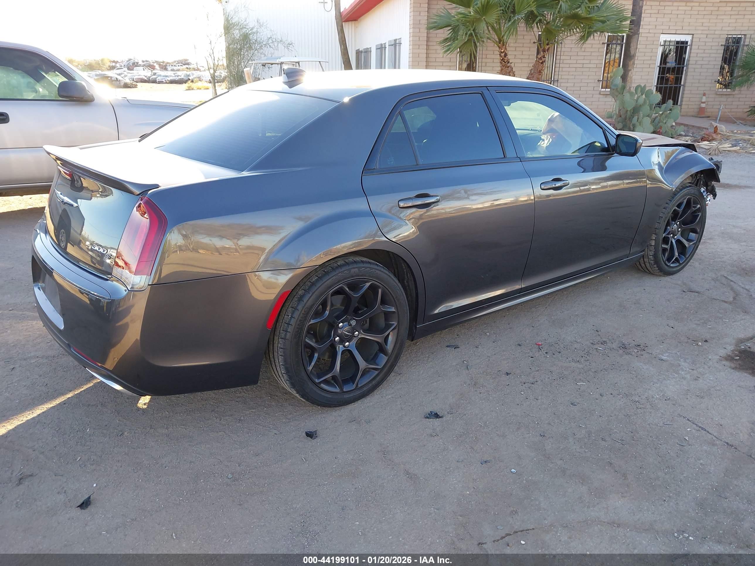 CHRYSLER 300 image 4