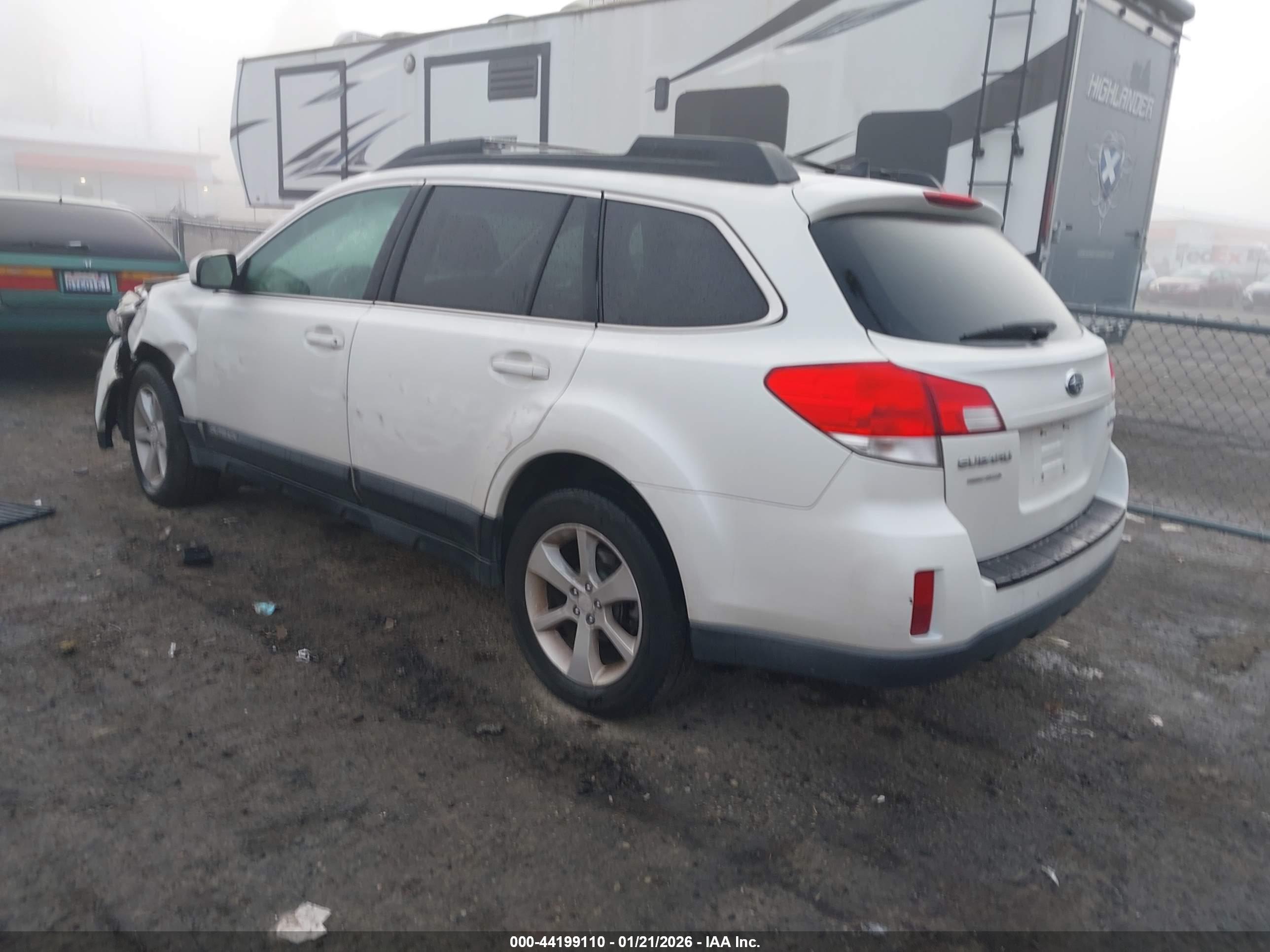 SUBARU OUTBACK image 3
