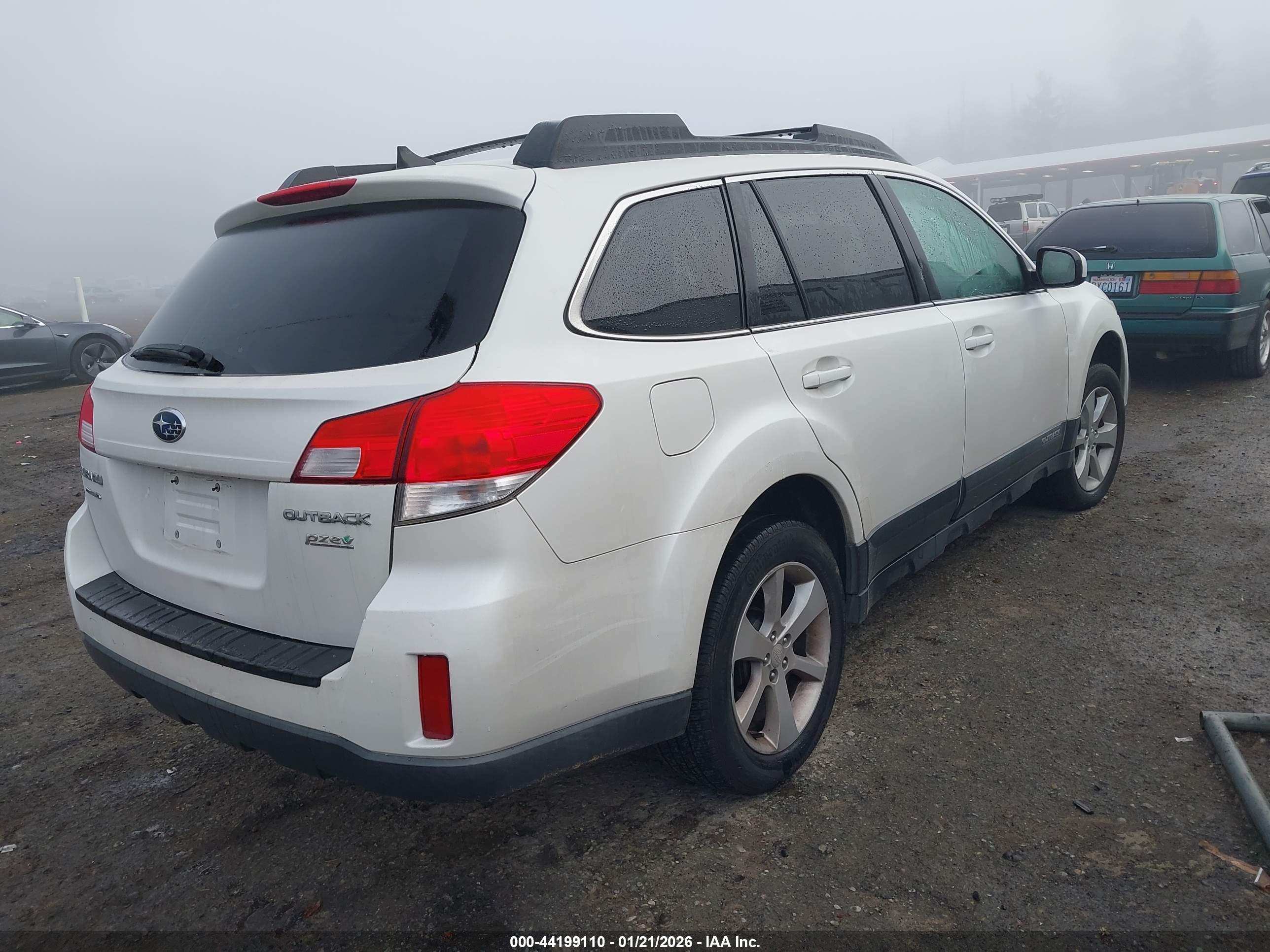 SUBARU OUTBACK image 4