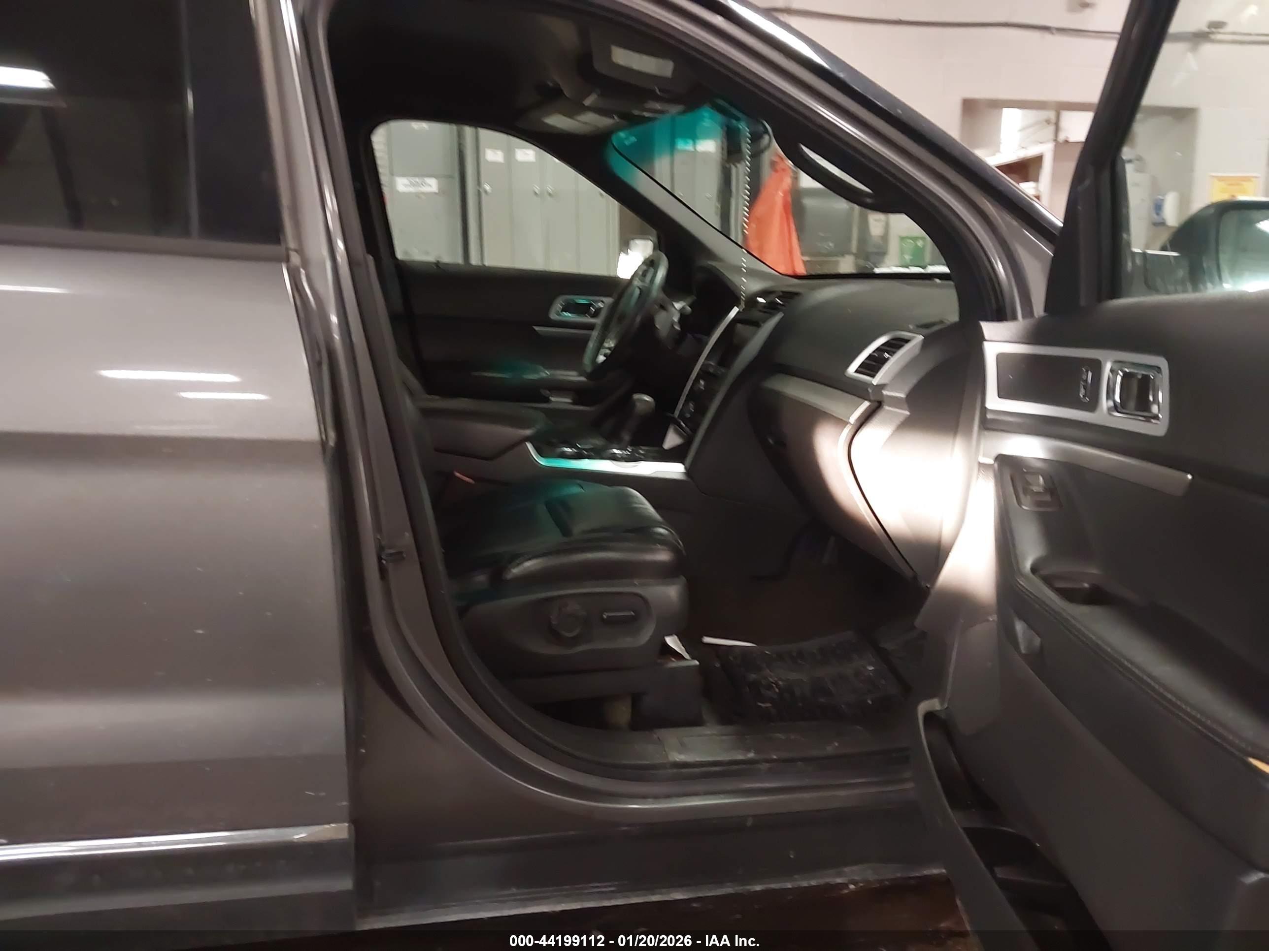 FORD EXPLORER image 5