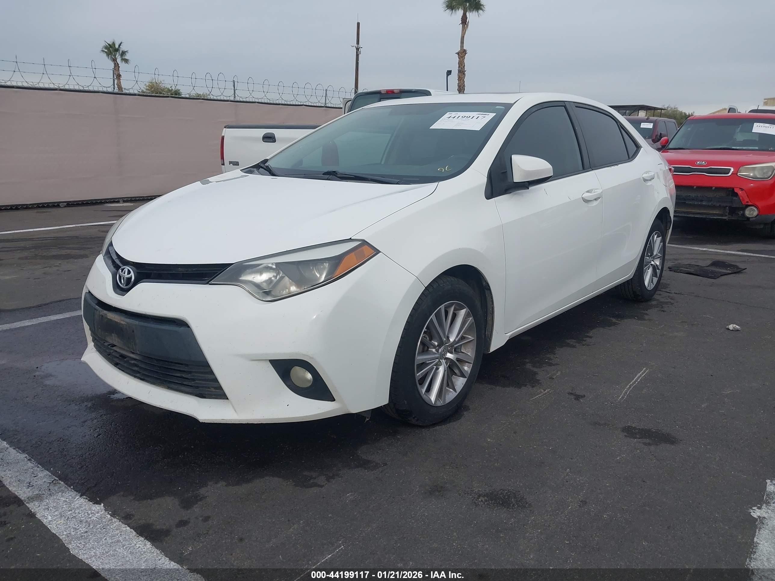 TOYOTA COROLLA image 2
