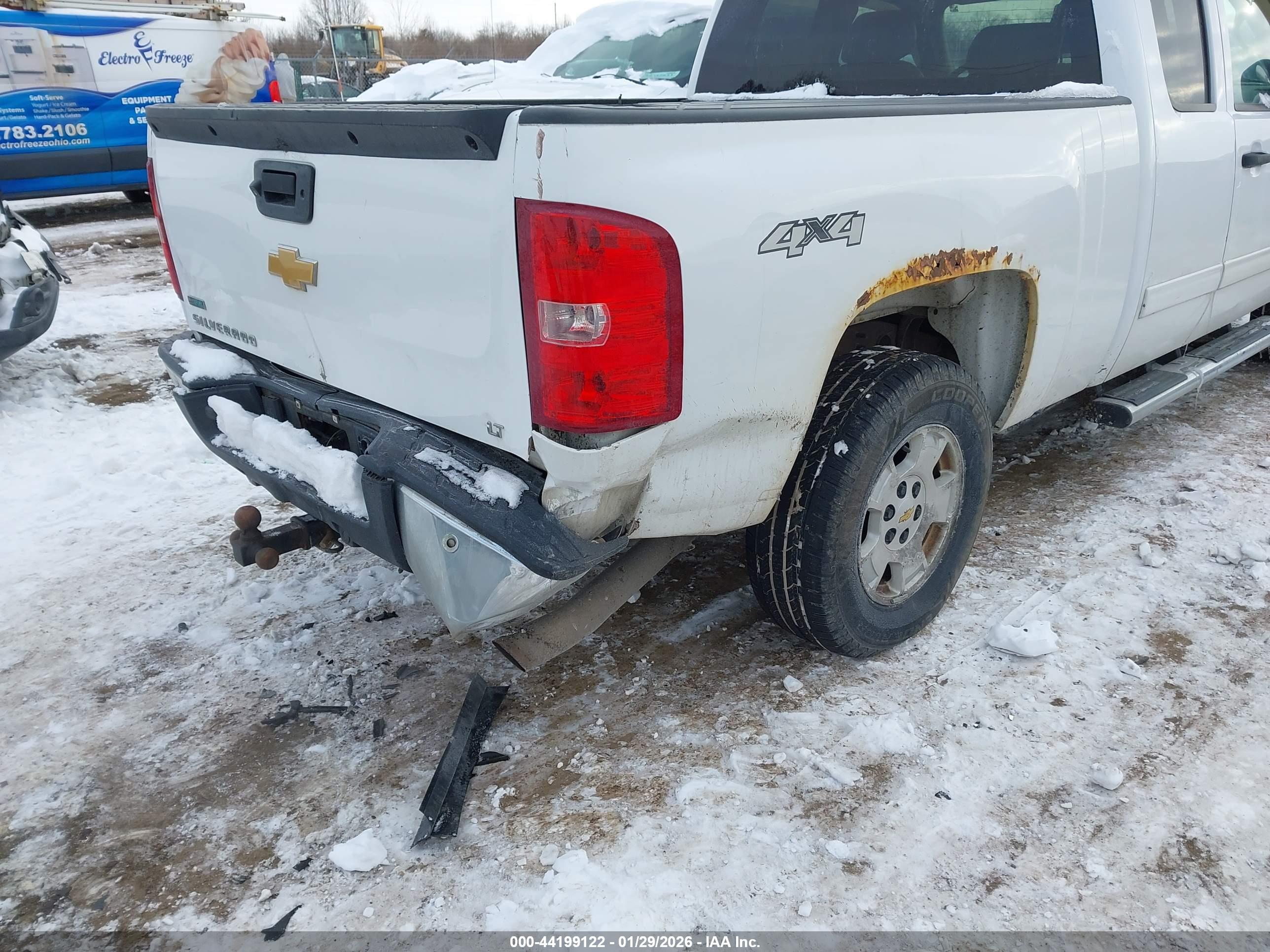 CHEVROLET SILVERADO image 6