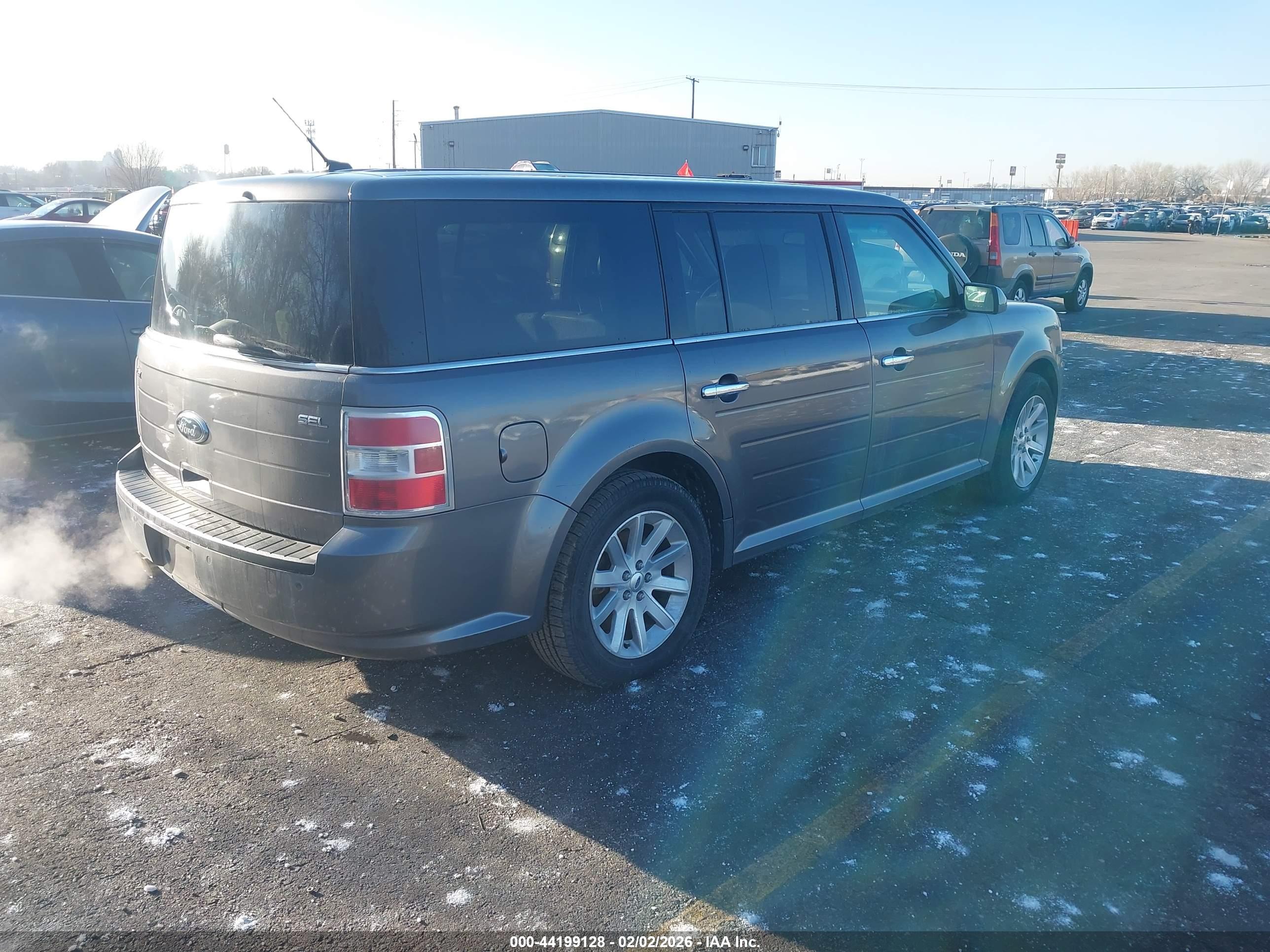 FORD FLEX image 4