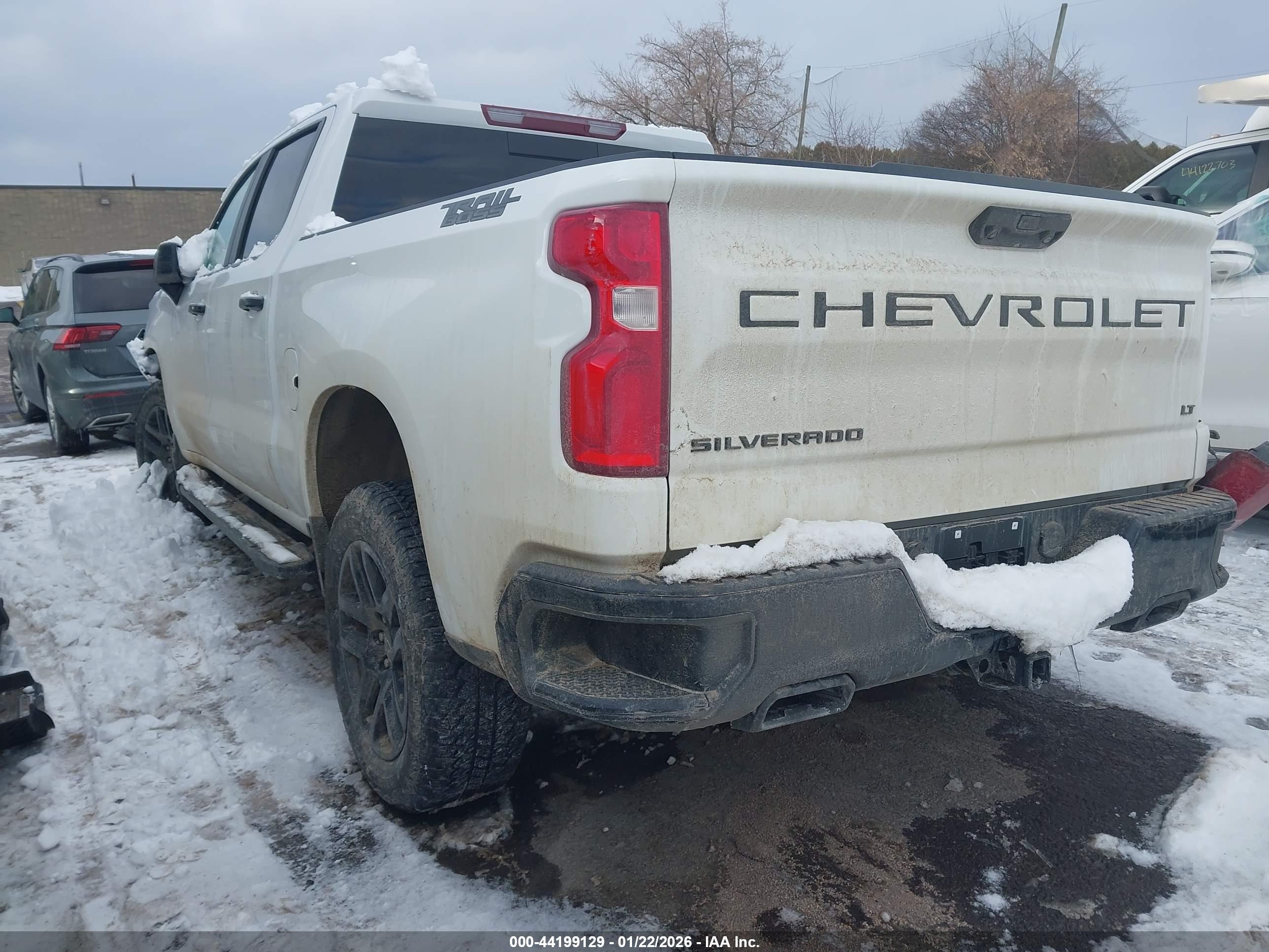 CHEVROLET SILVERADO image 3