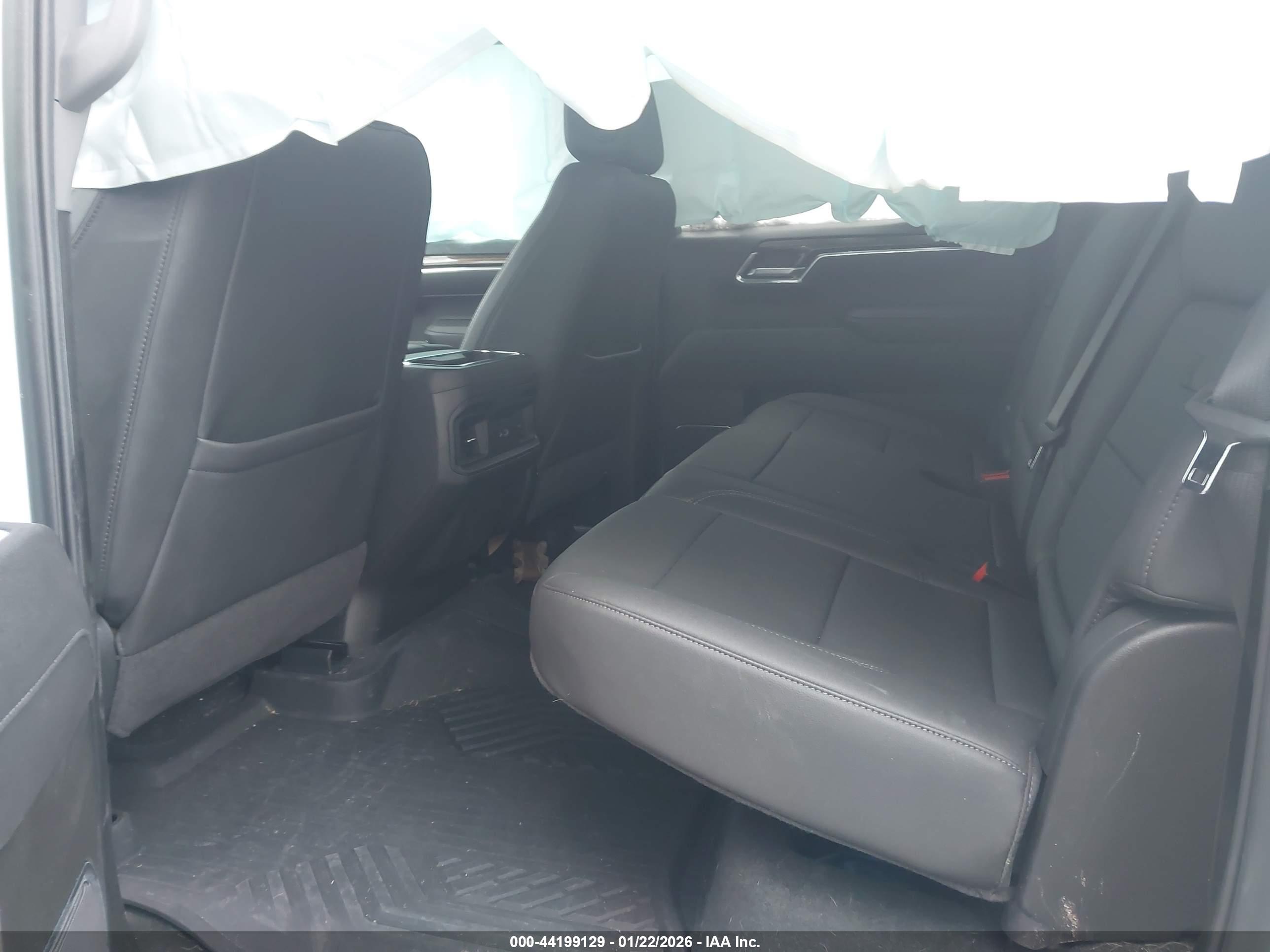 CHEVROLET SILVERADO image 8