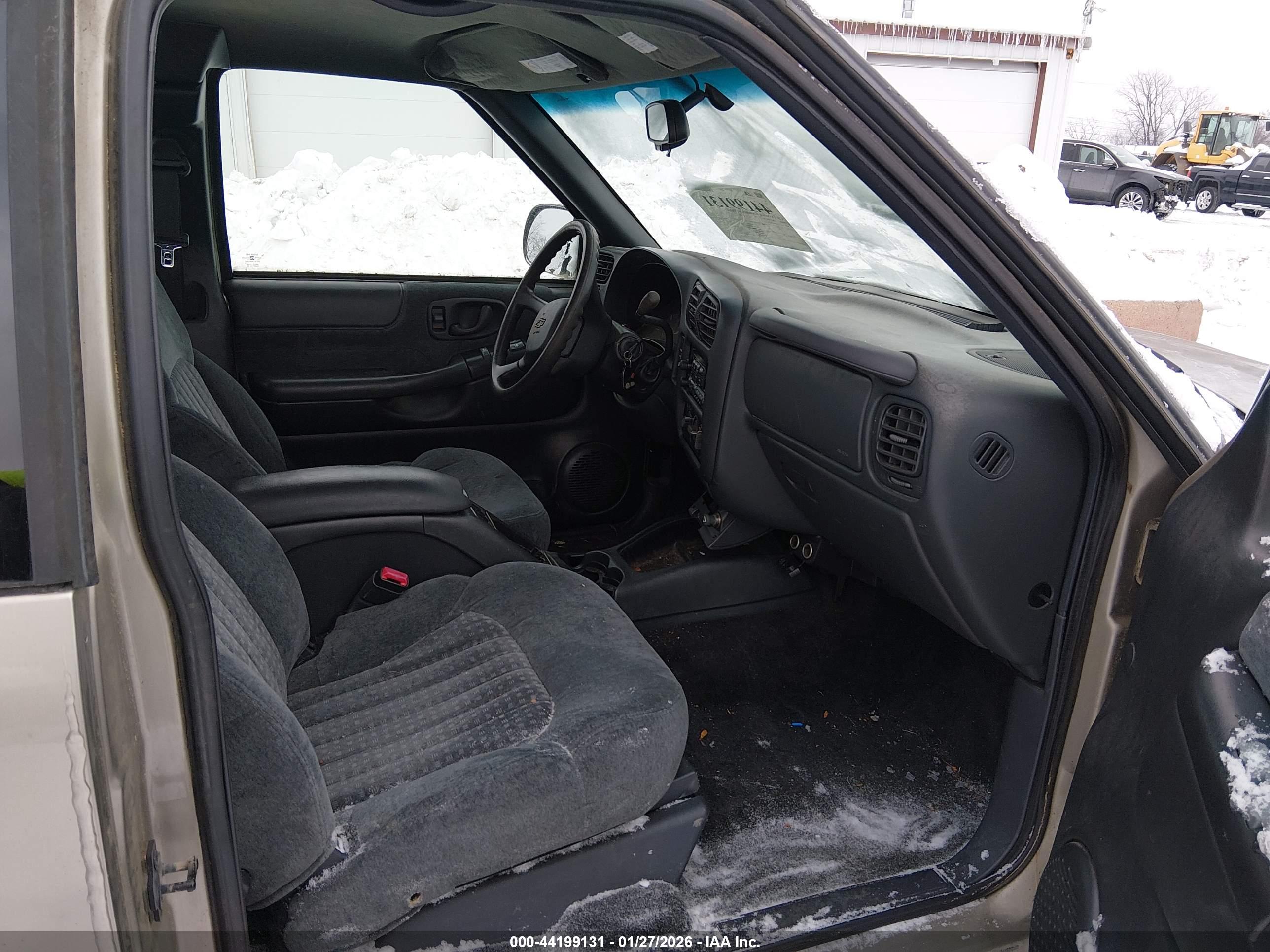 CHEVROLET S-10 image 5