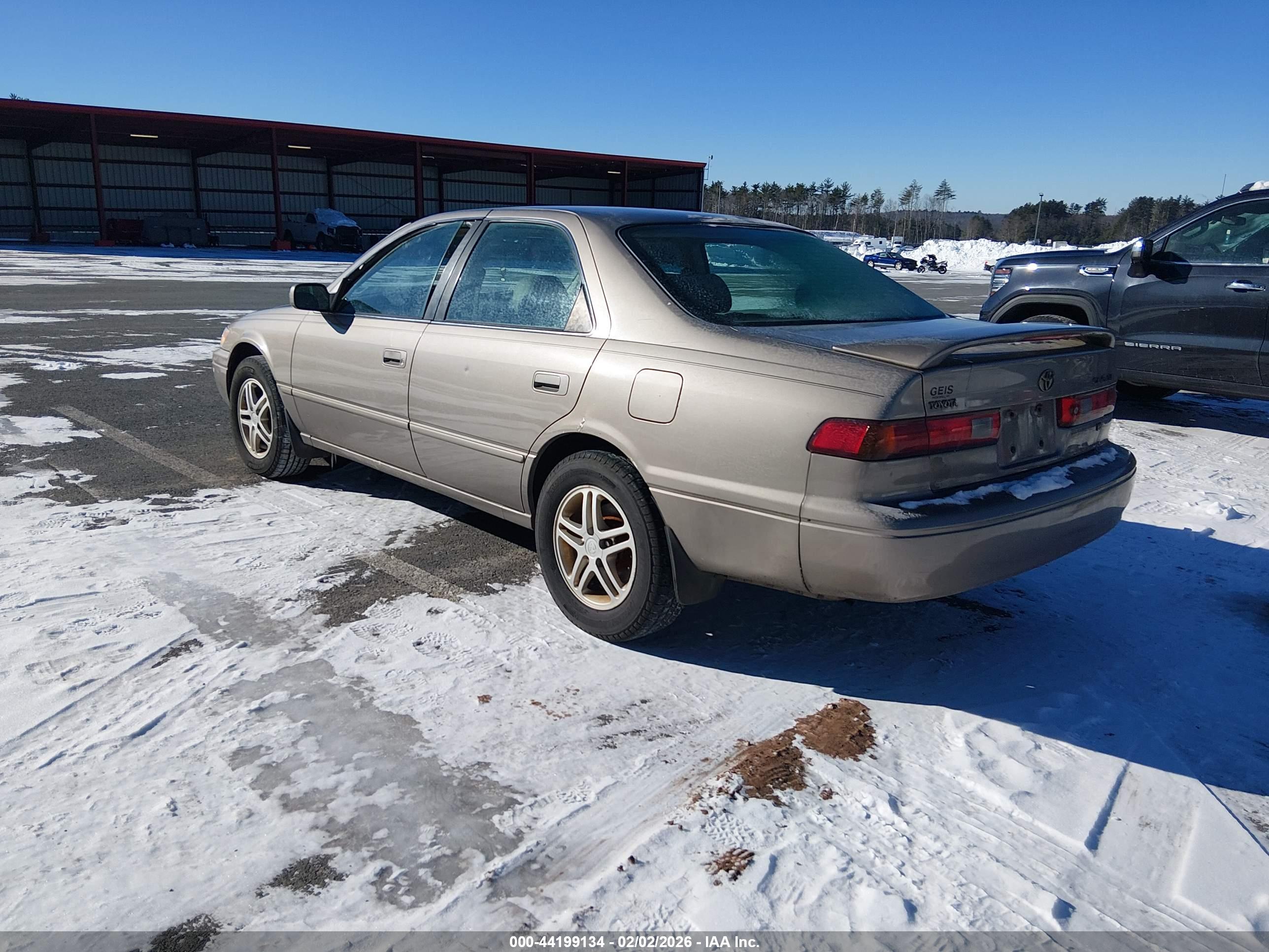 TOYOTA CAMRY image 3
