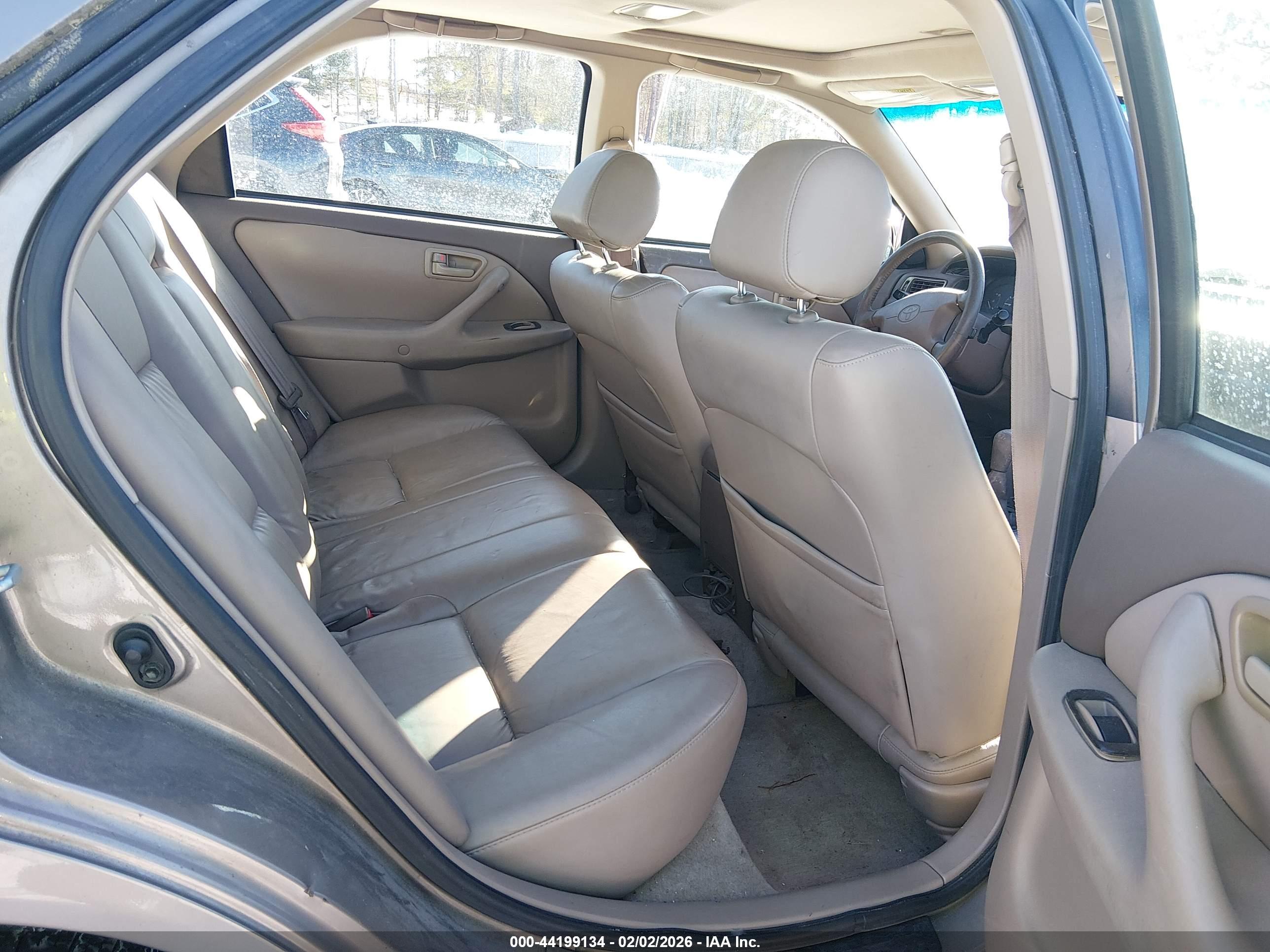 TOYOTA CAMRY image 8