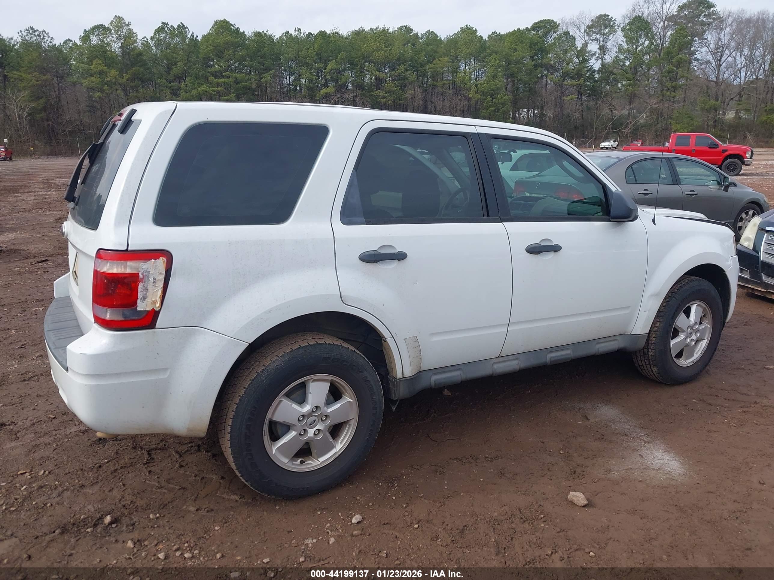 FORD ESCAPE image 6