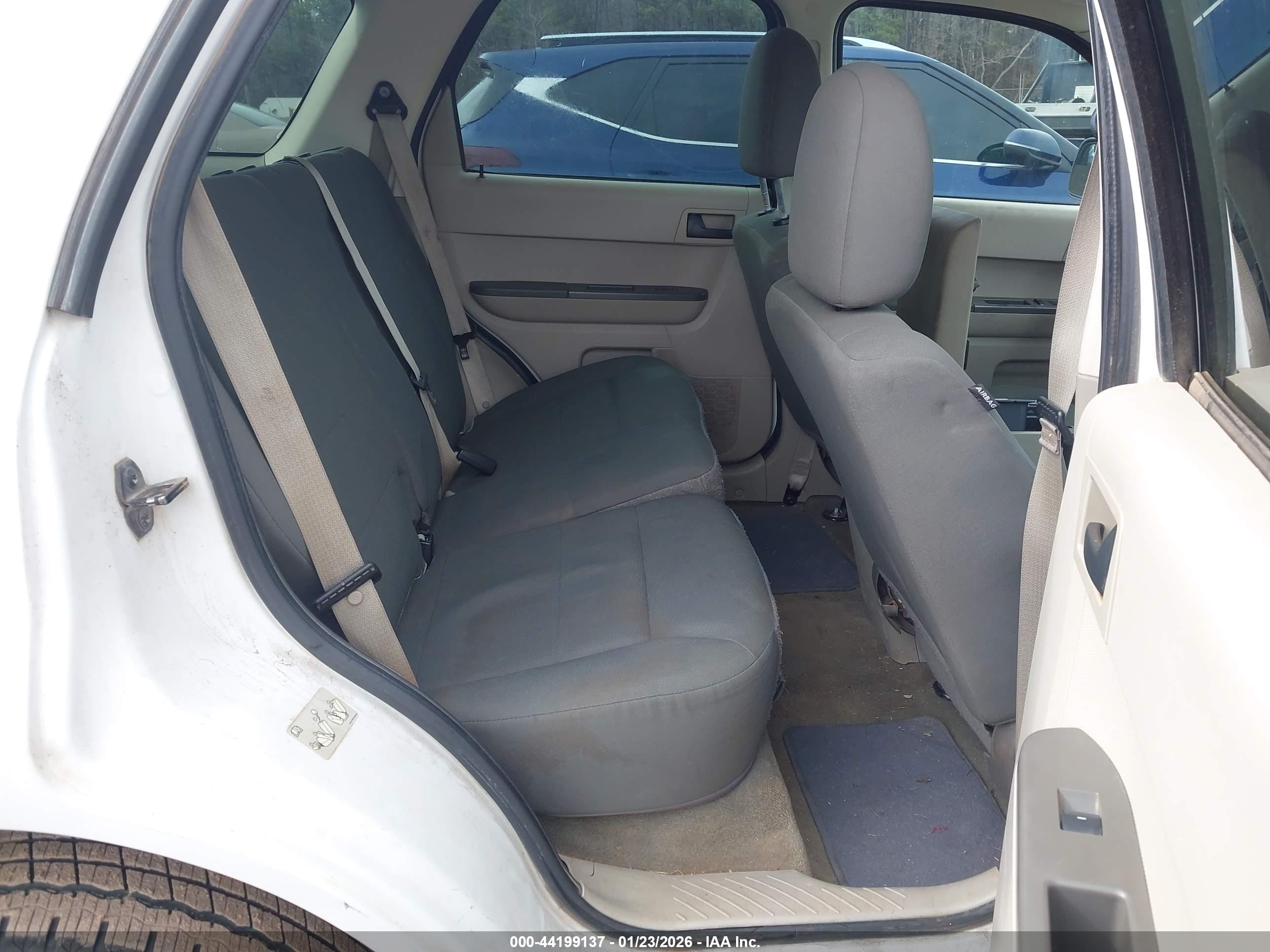 FORD ESCAPE image 8