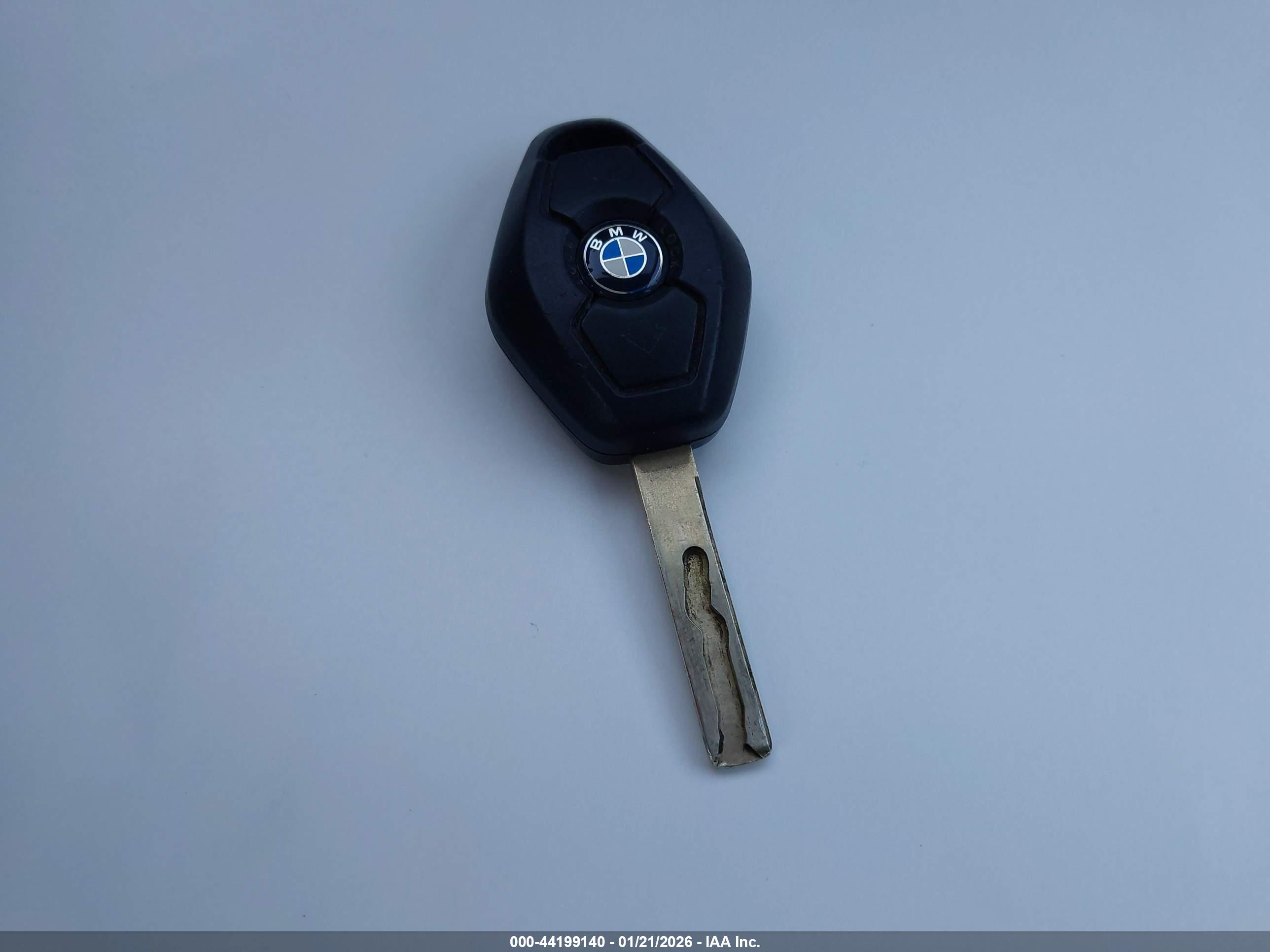 BMW 325I image 11