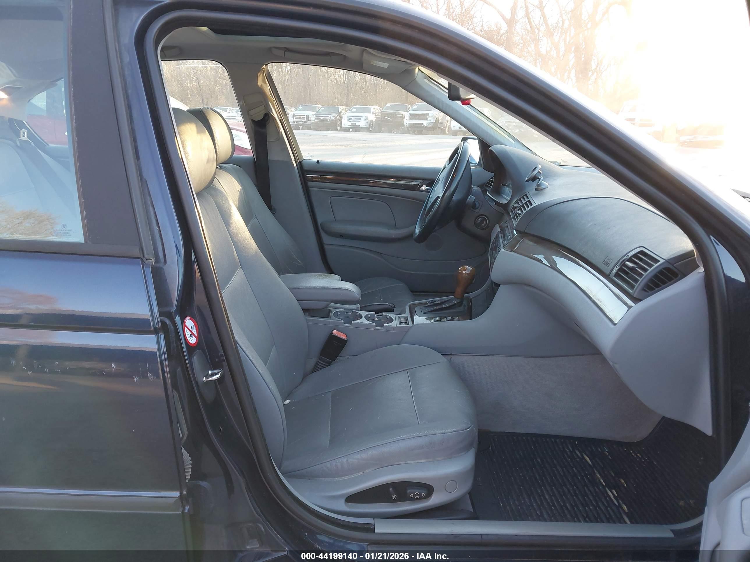 BMW 325I image 5