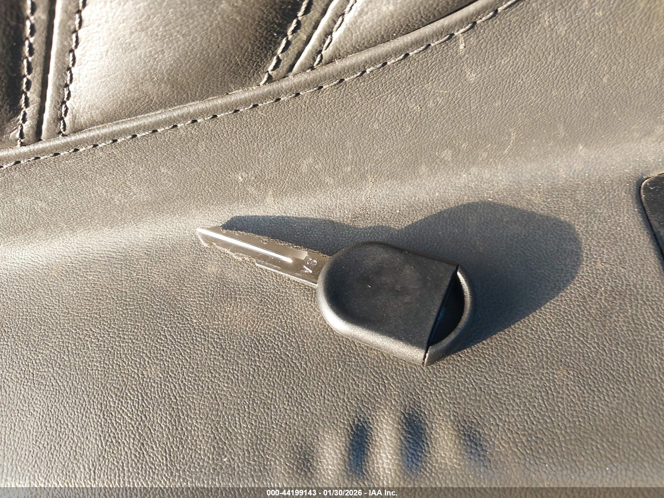 FORD TAURUS image 11