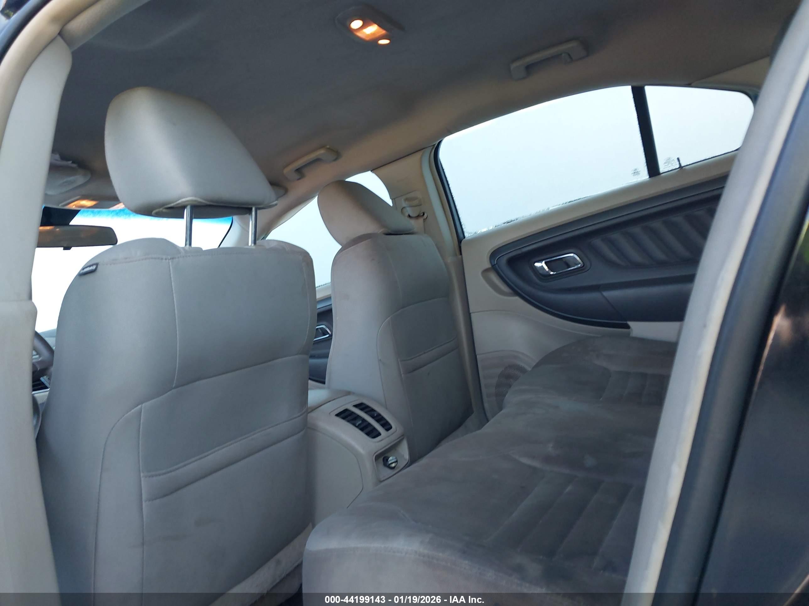 FORD TAURUS image 8