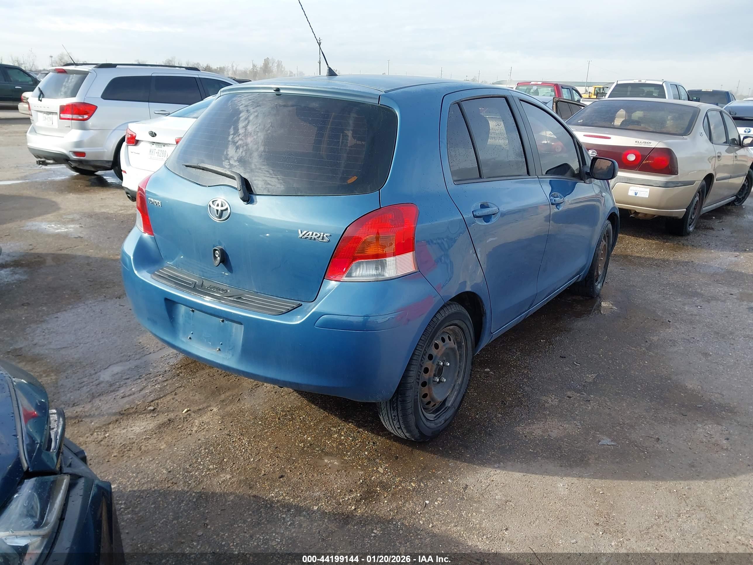 TOYOTA YARIS image 4