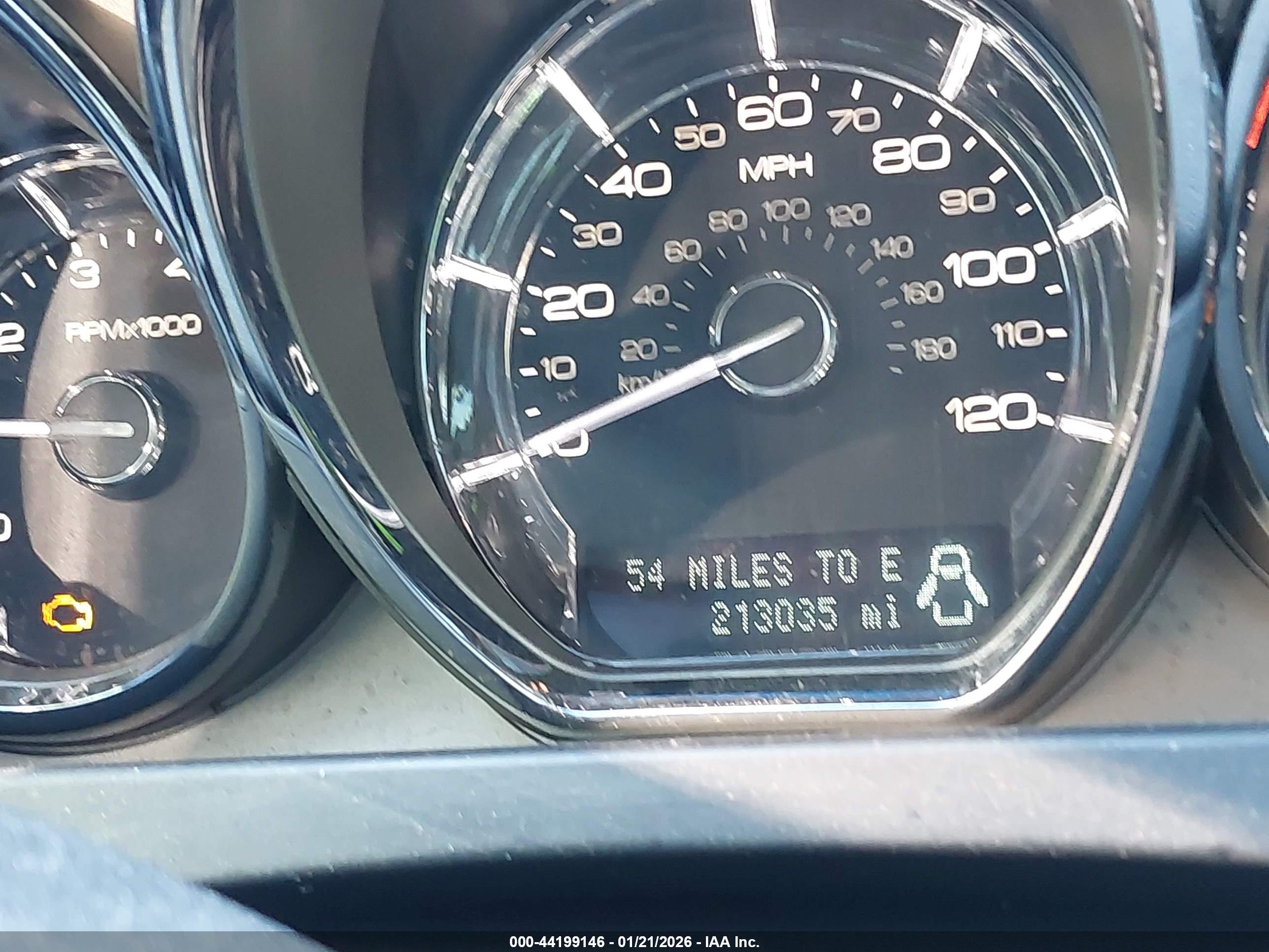 LINCOLN MKT image 7