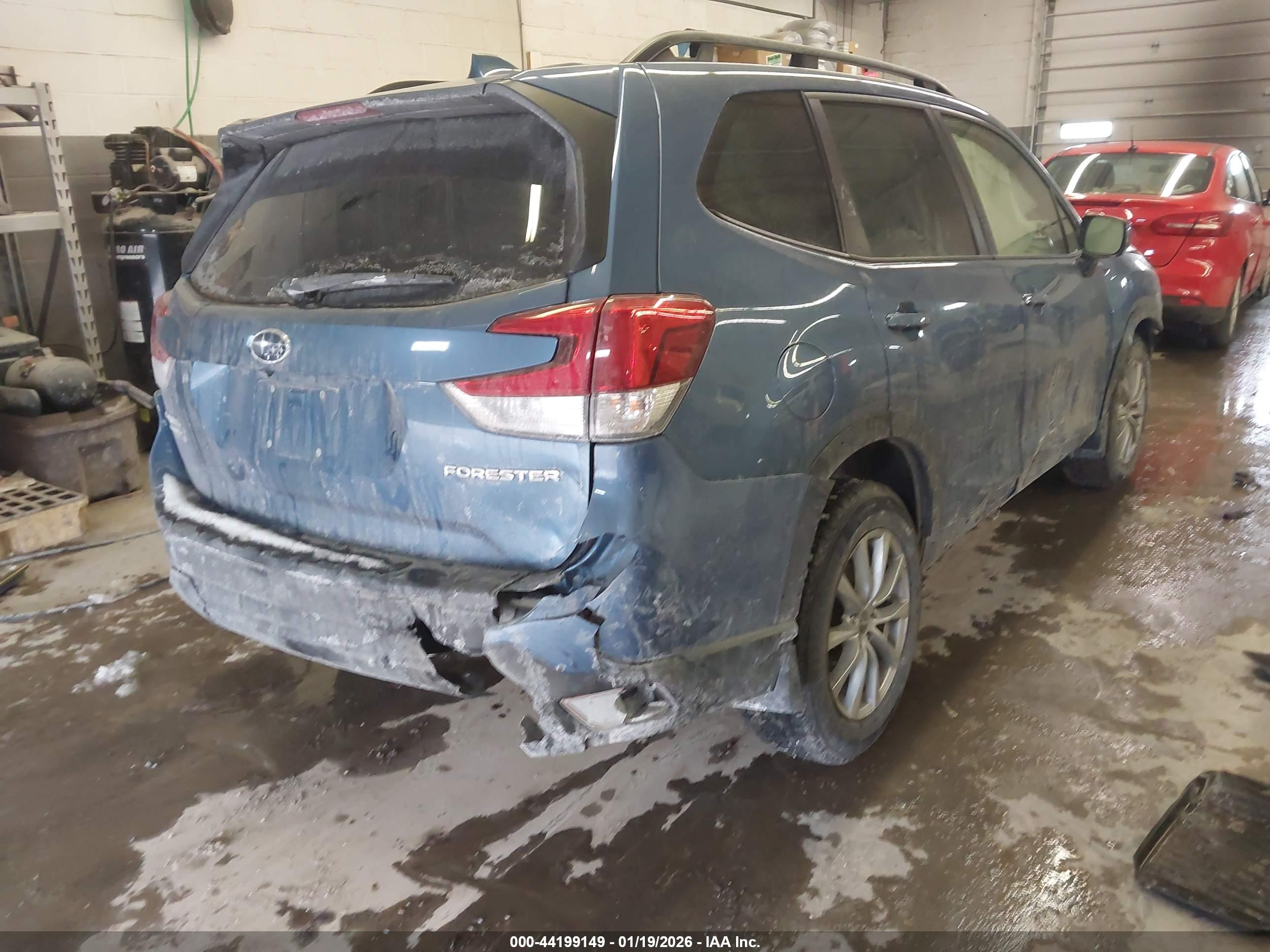 SUBARU FORESTER image 4