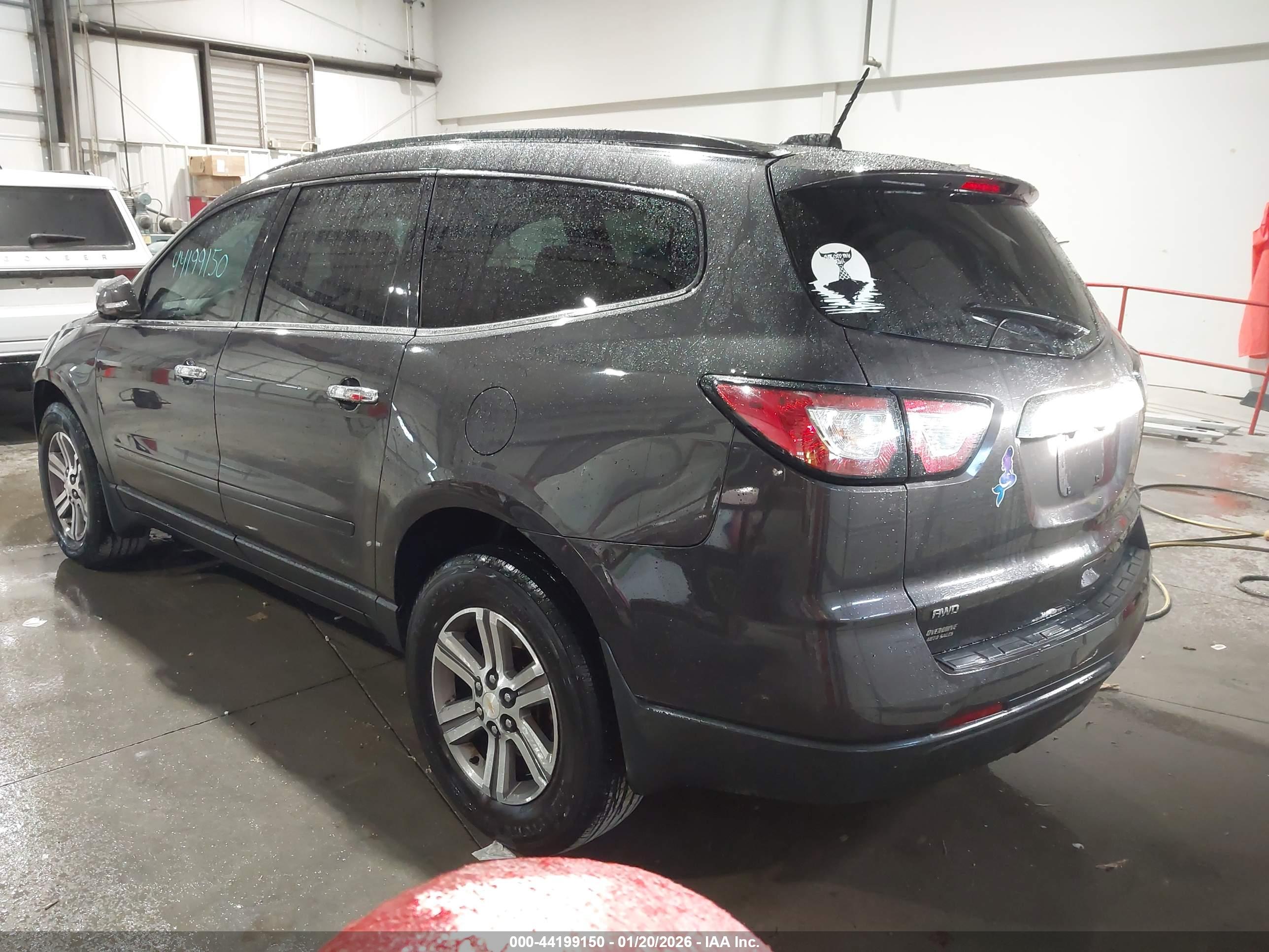 CHEVROLET TRAVERSE image 3