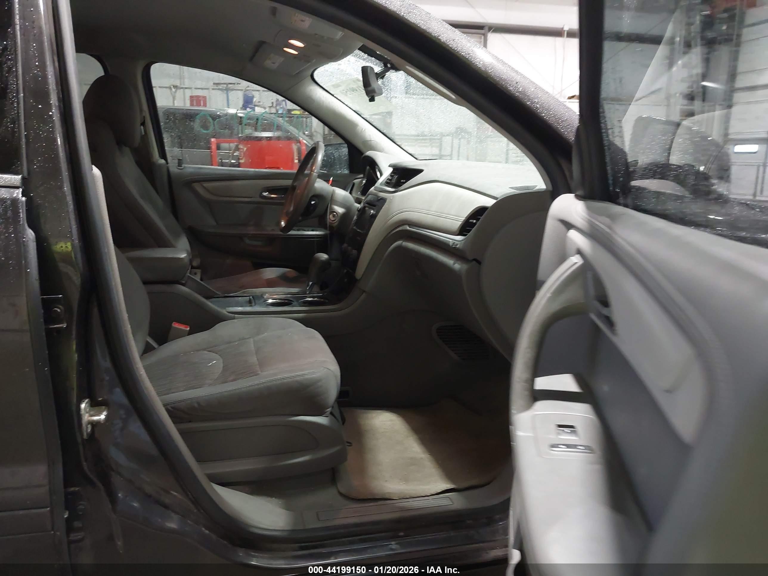 CHEVROLET TRAVERSE image 5