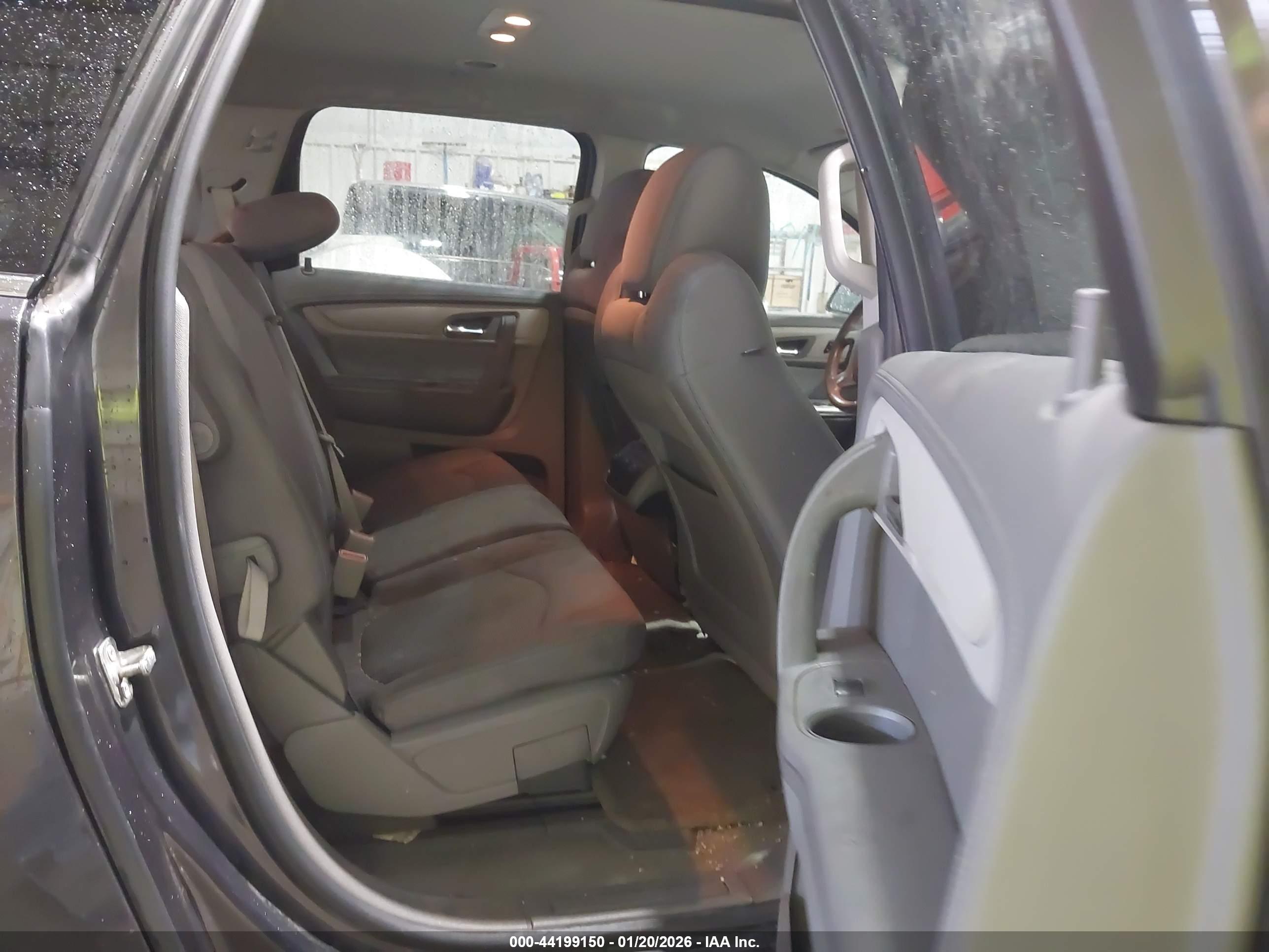 CHEVROLET TRAVERSE image 8