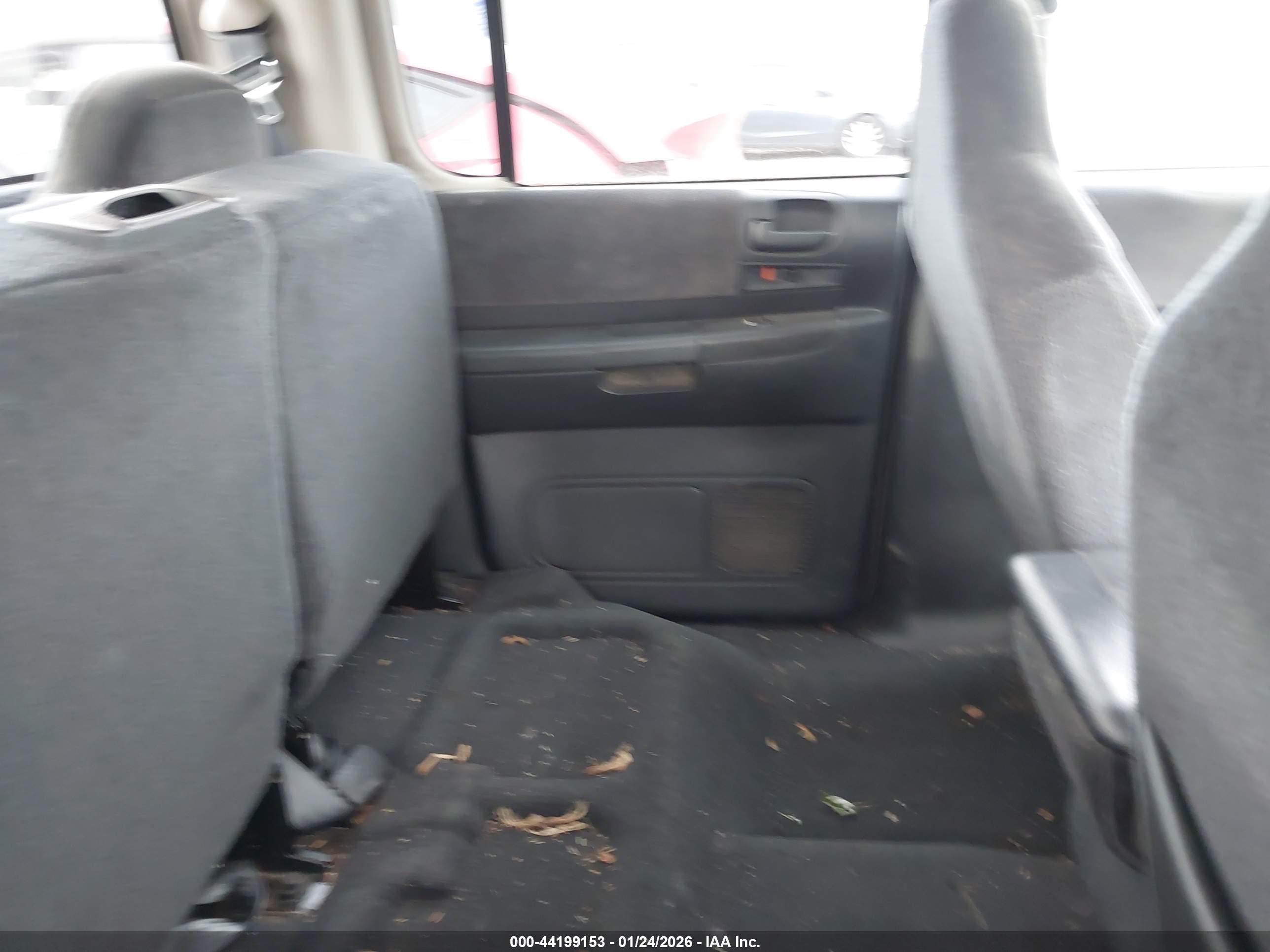 DODGE DAKOTA image 8