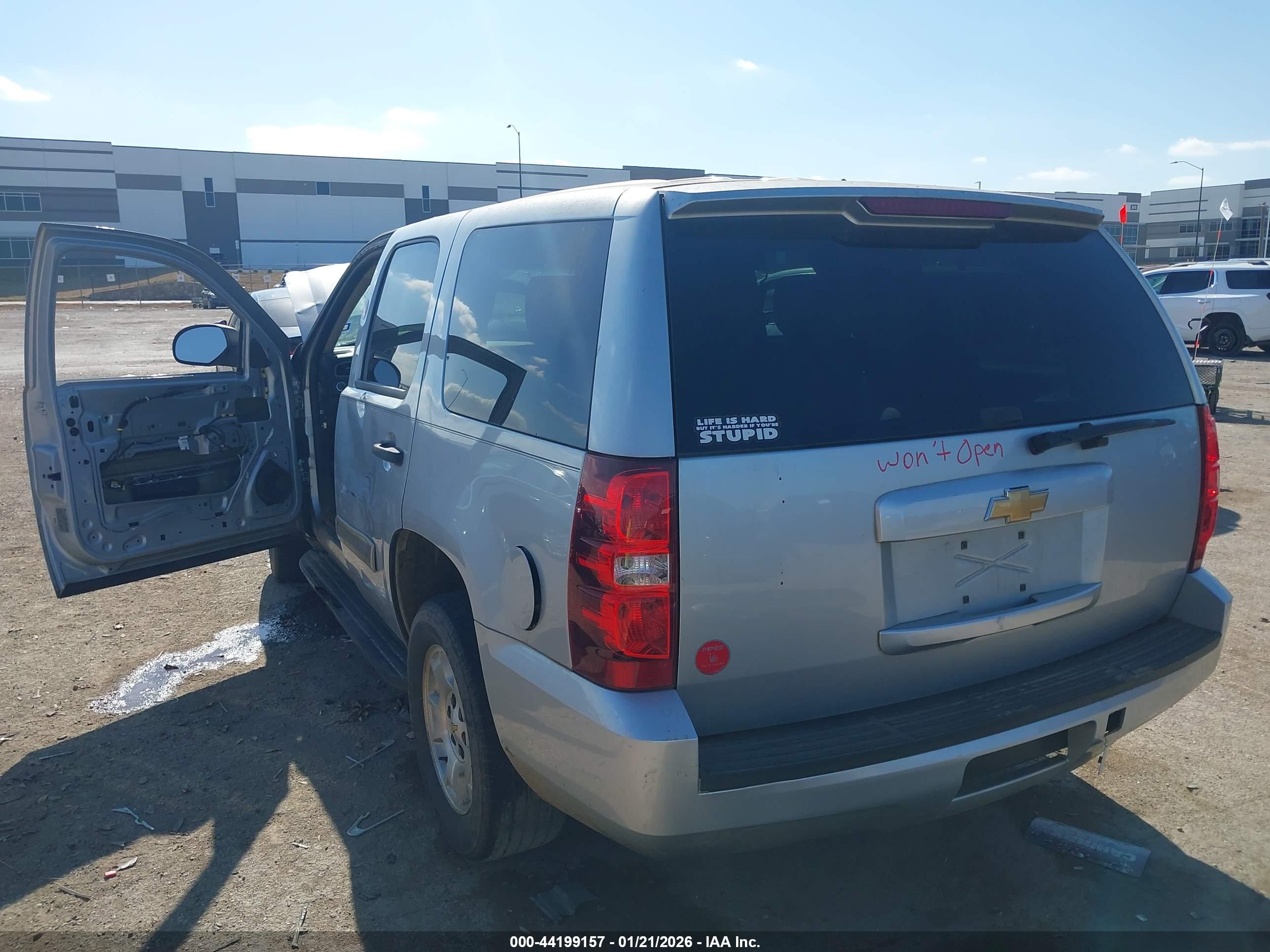 CHEVROLET TAHOE image 6
