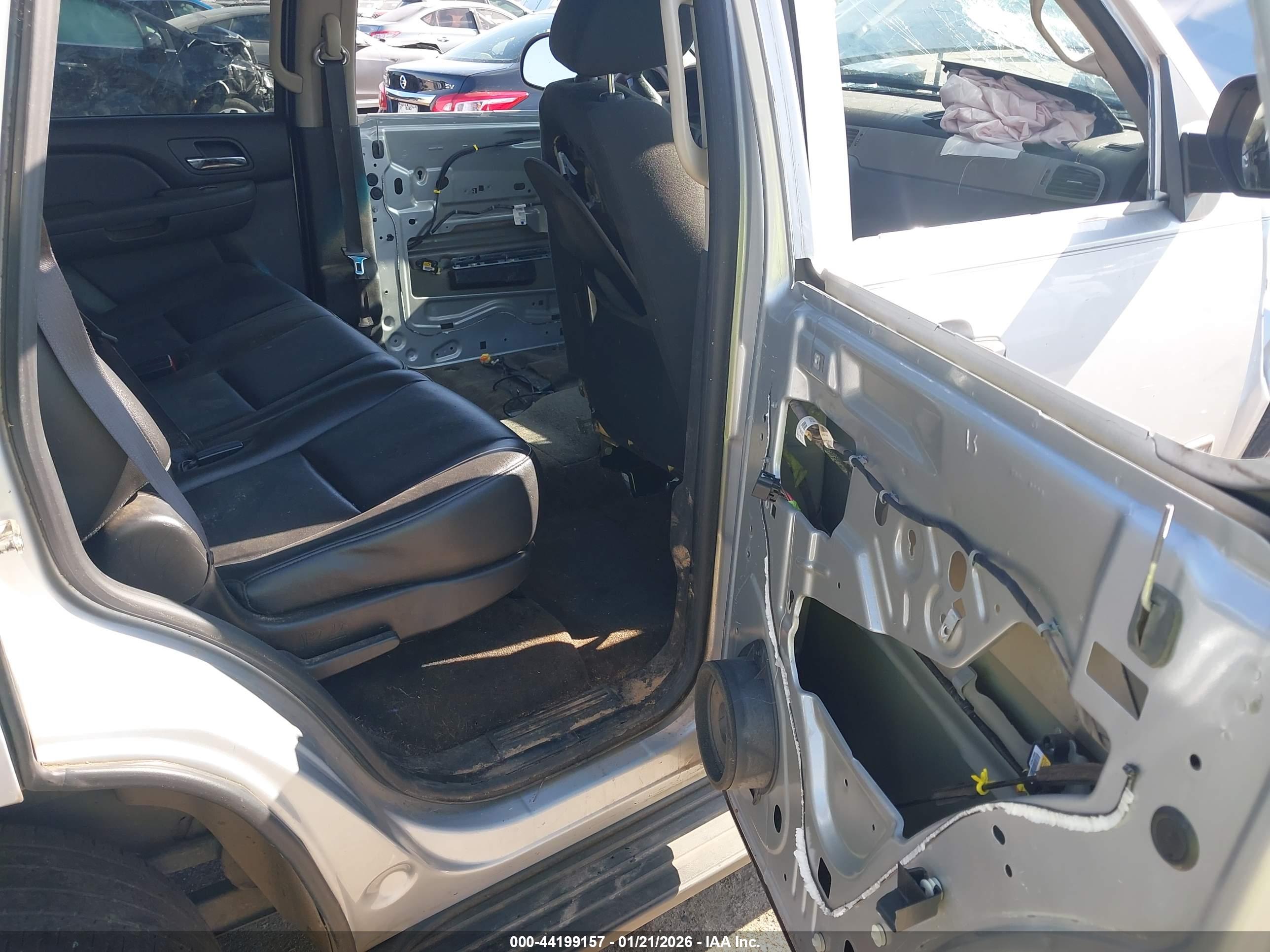 CHEVROLET TAHOE image 8