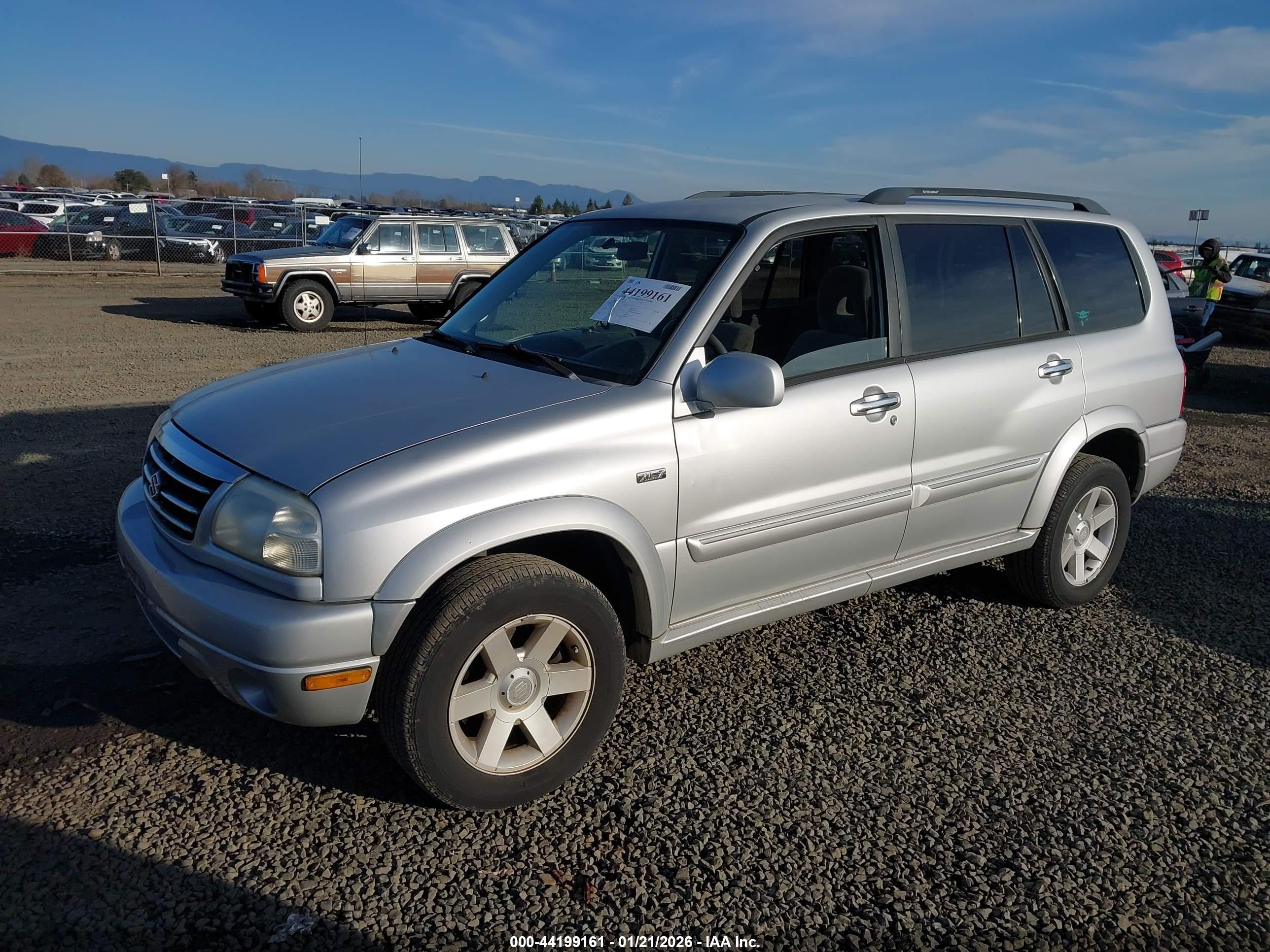 SUZUKI XL-7 image 2