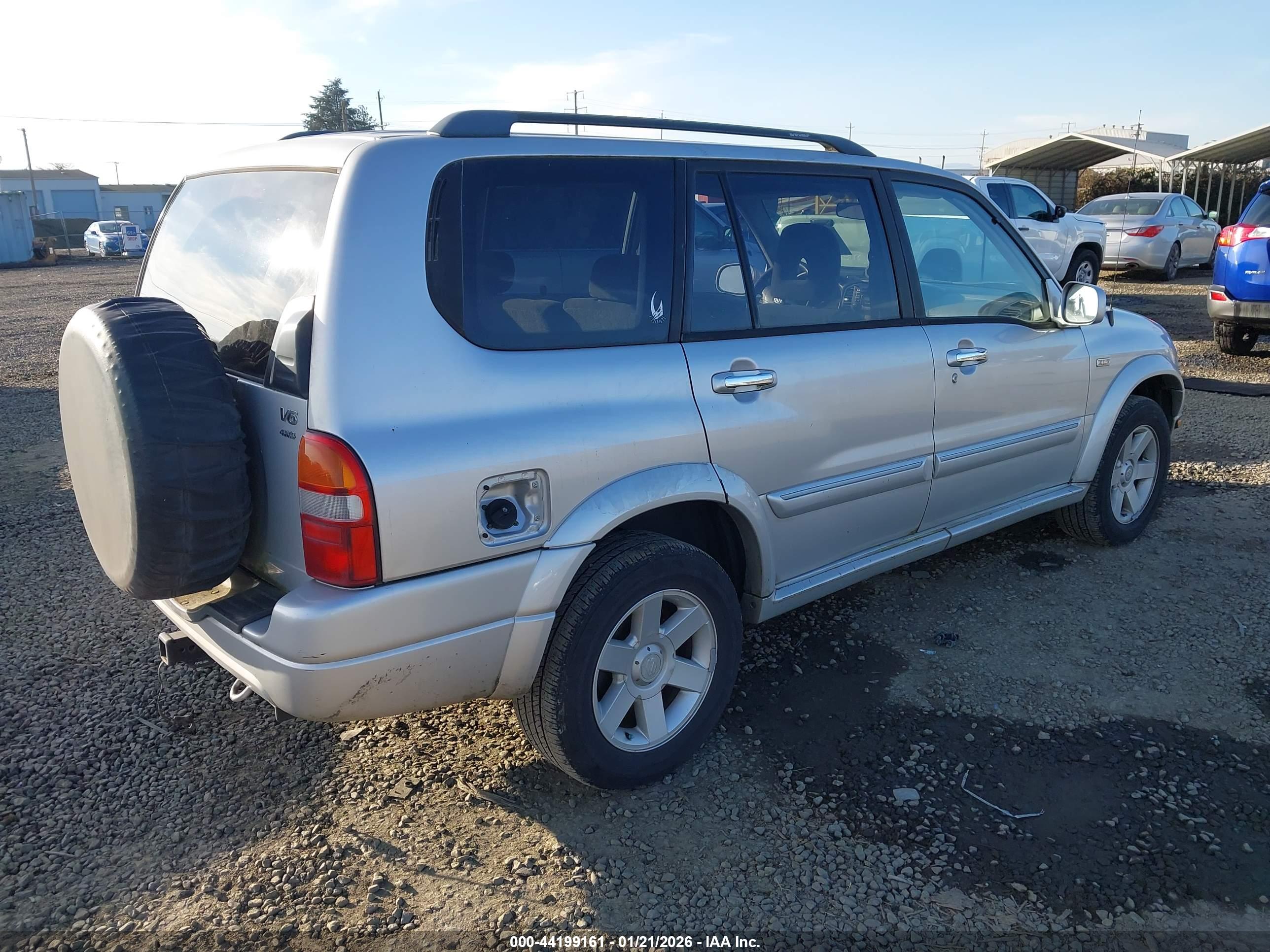 SUZUKI XL-7 image 4