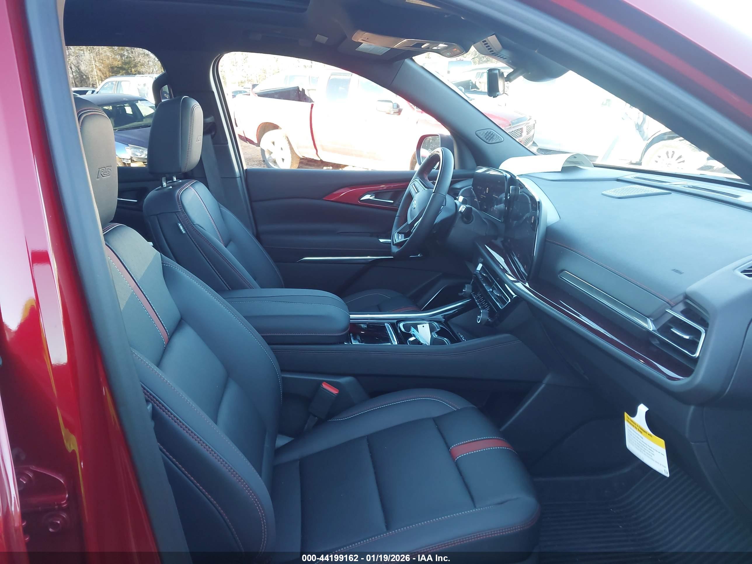 CHEVROLET TRAVERSE image 5