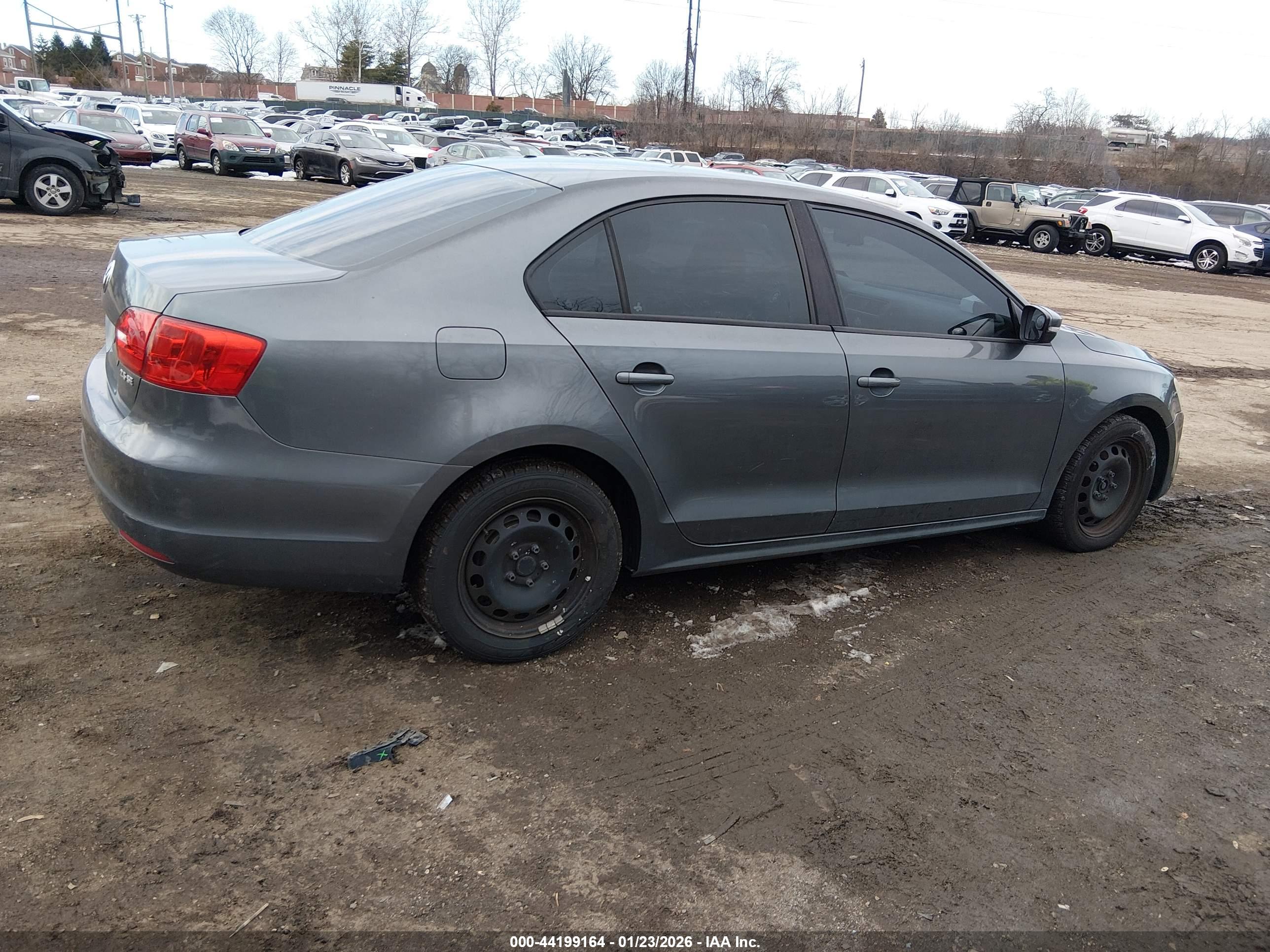 VOLKSWAGEN JETTA image 4