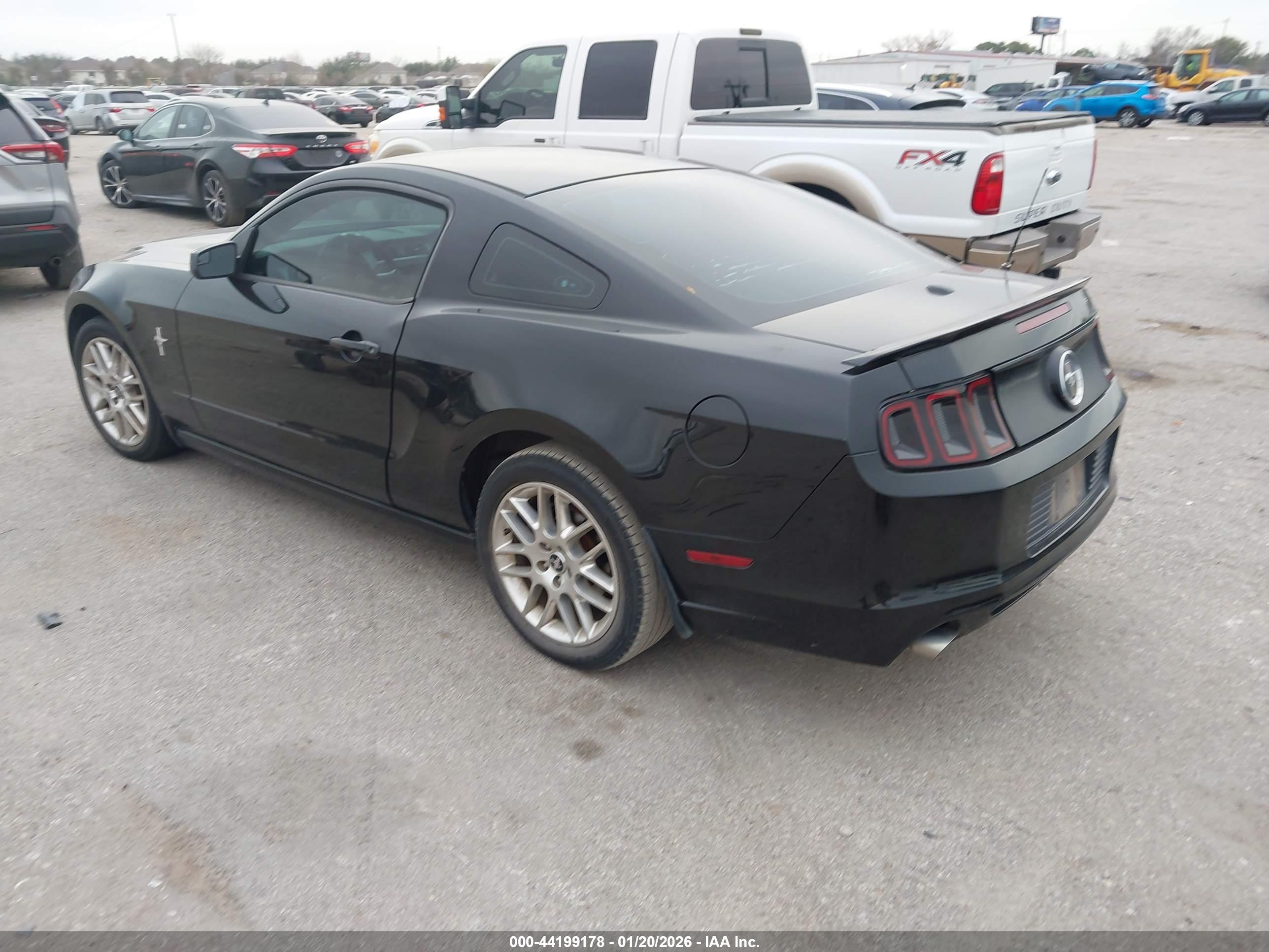 FORD MUSTANG image 3