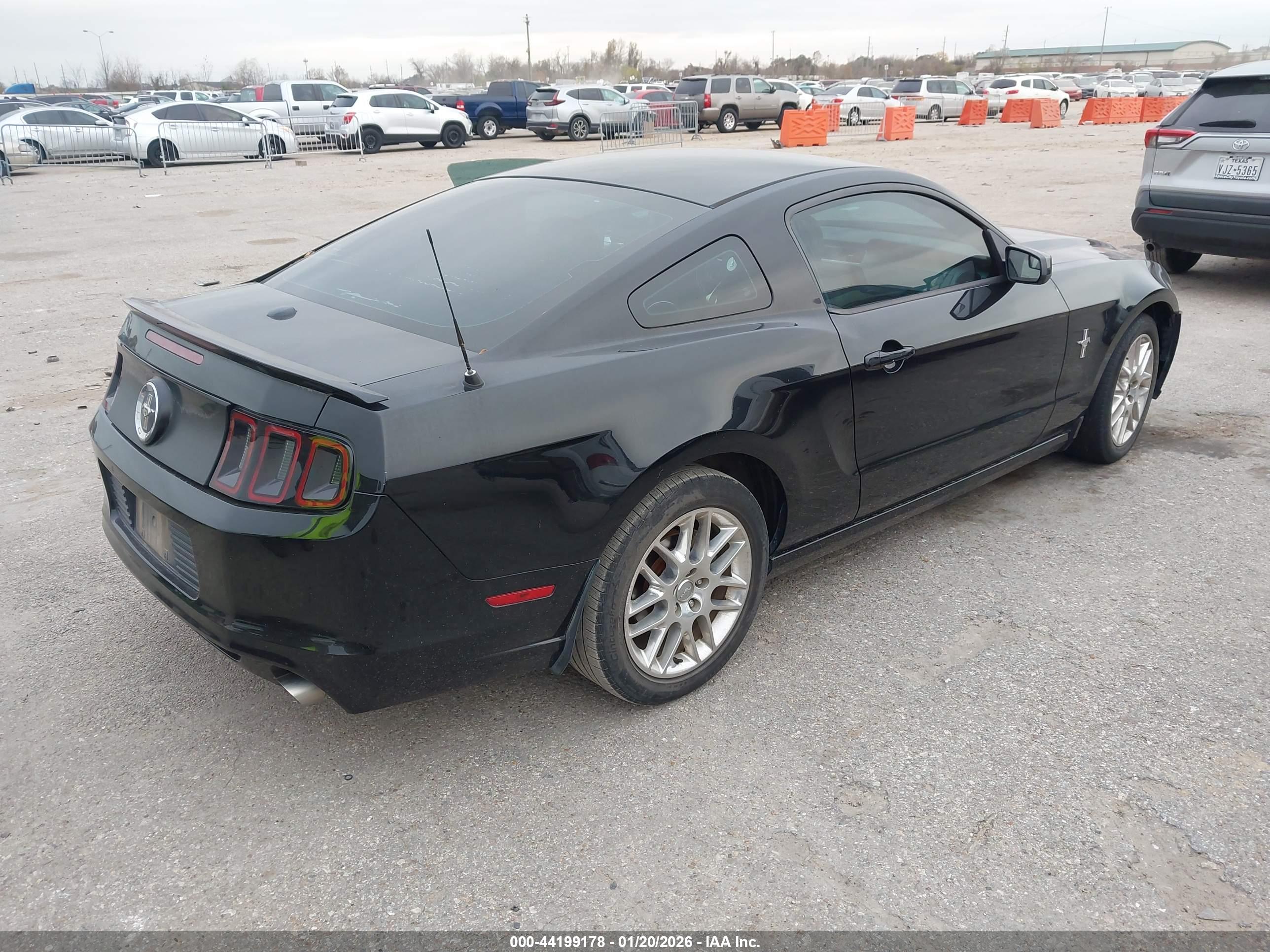 FORD MUSTANG image 4